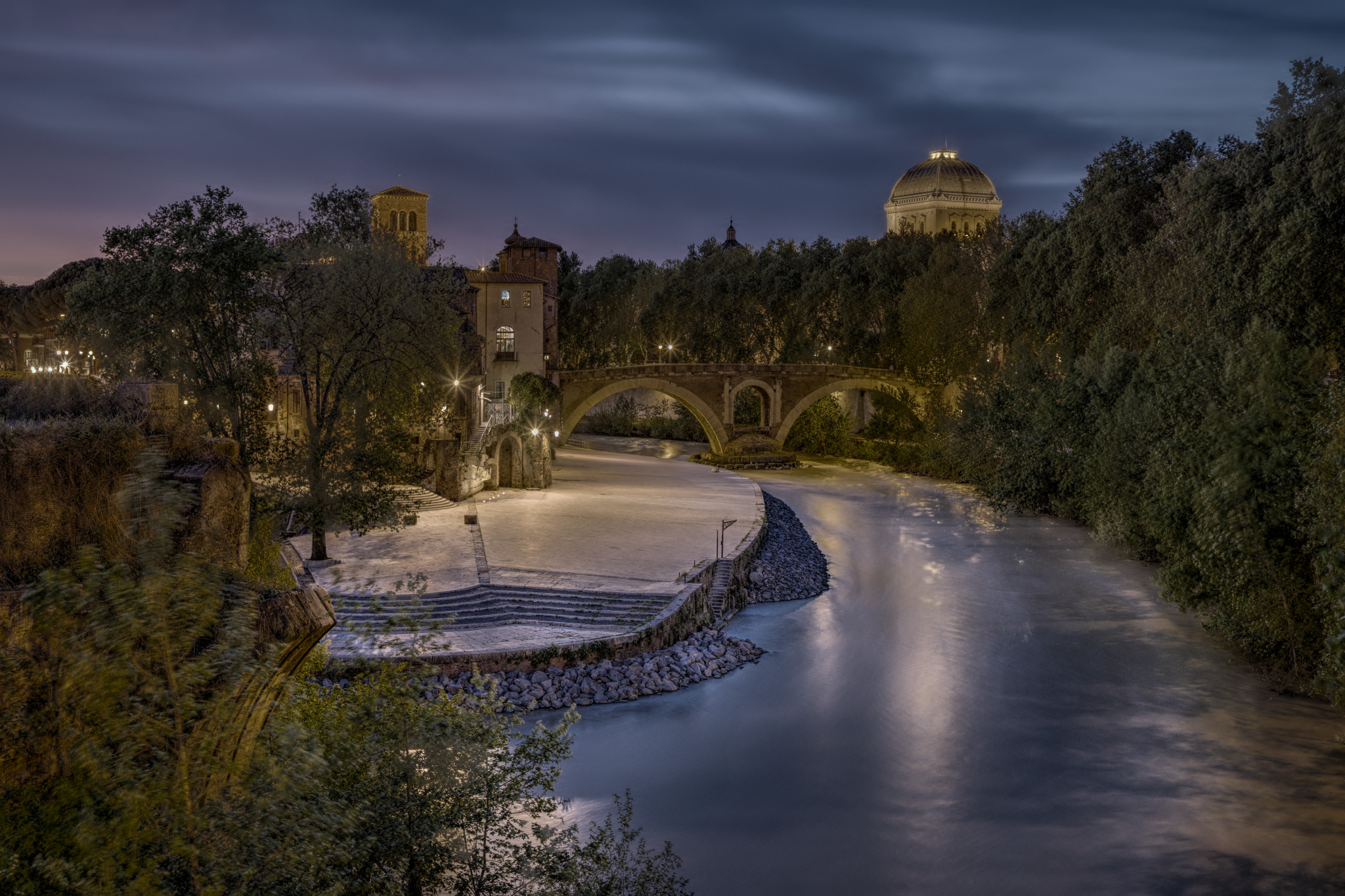 Tiber Island and Great Synagogue - (Rome)