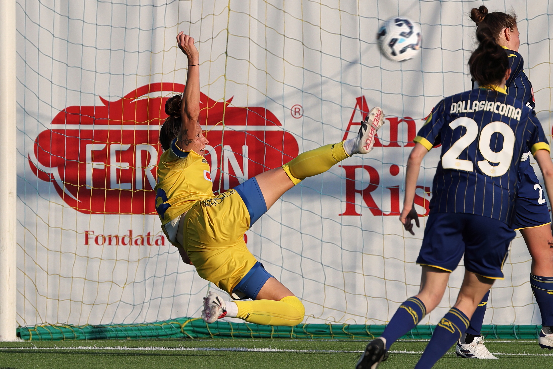 Uno scatto del Derby di B