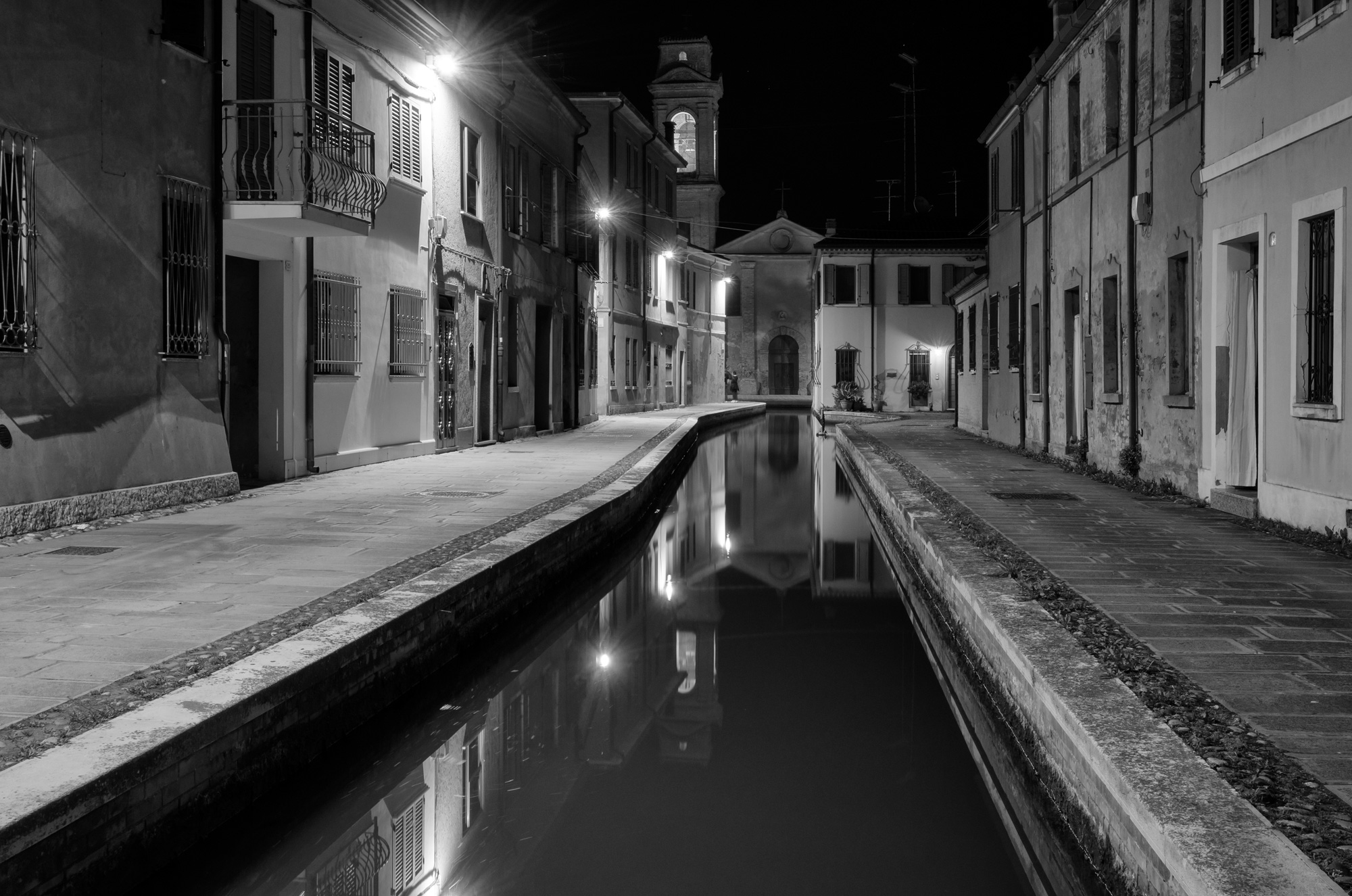 Comacchio at night