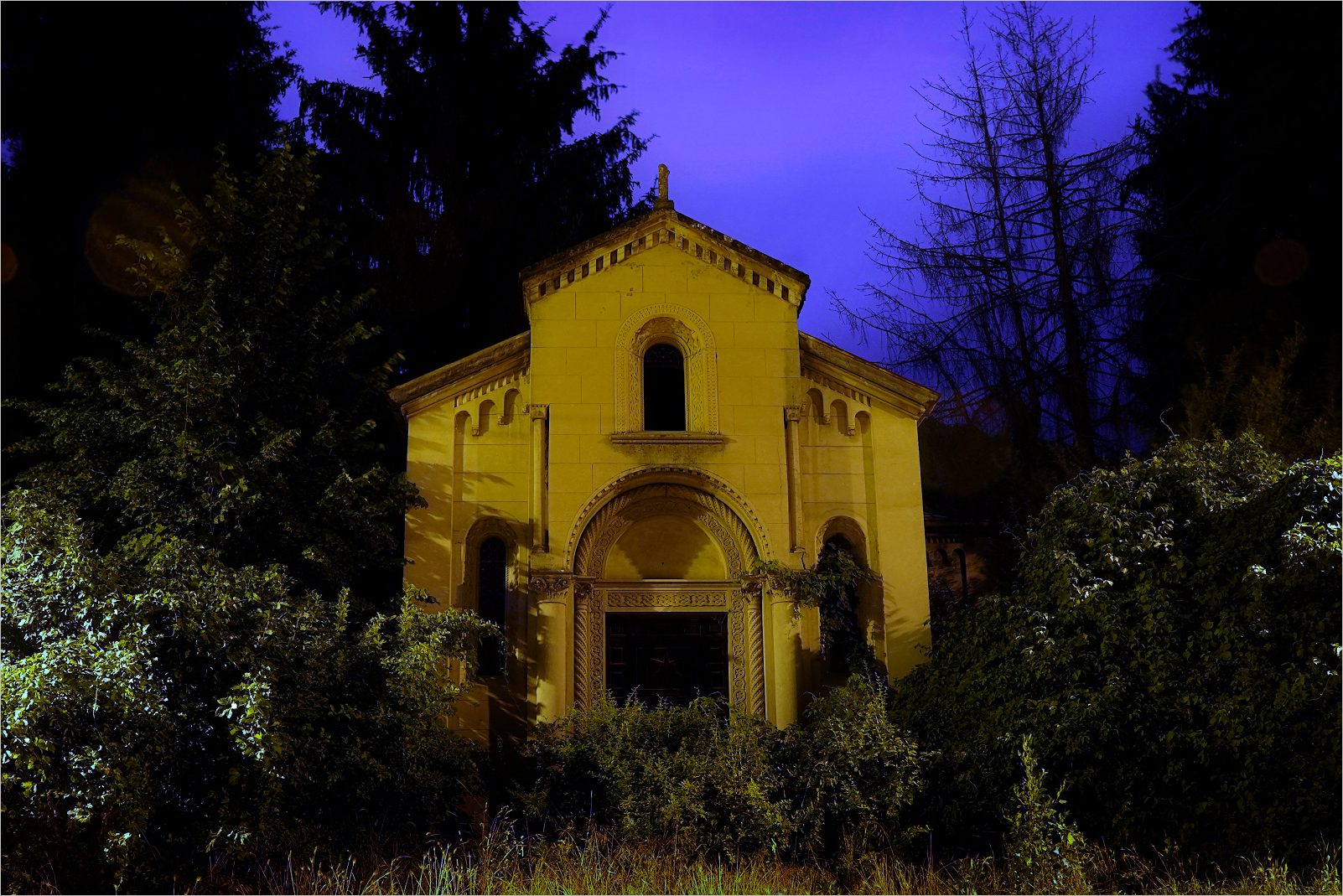 Sconsacrata e abbandonata (forse mi sbaglio...)