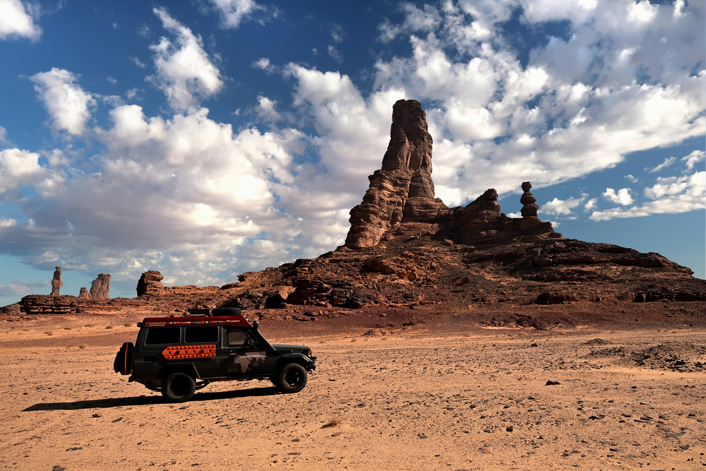 solo e sempre deserto......Saudi Arabia