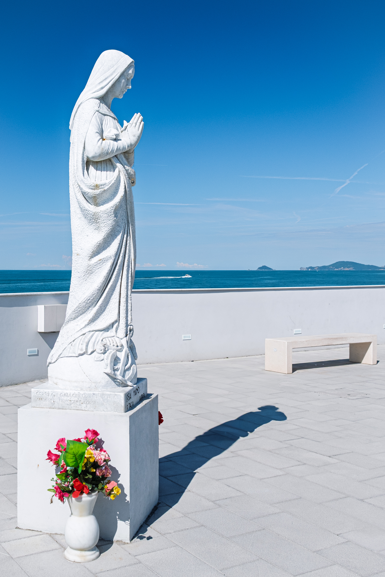 Carrara marble statue