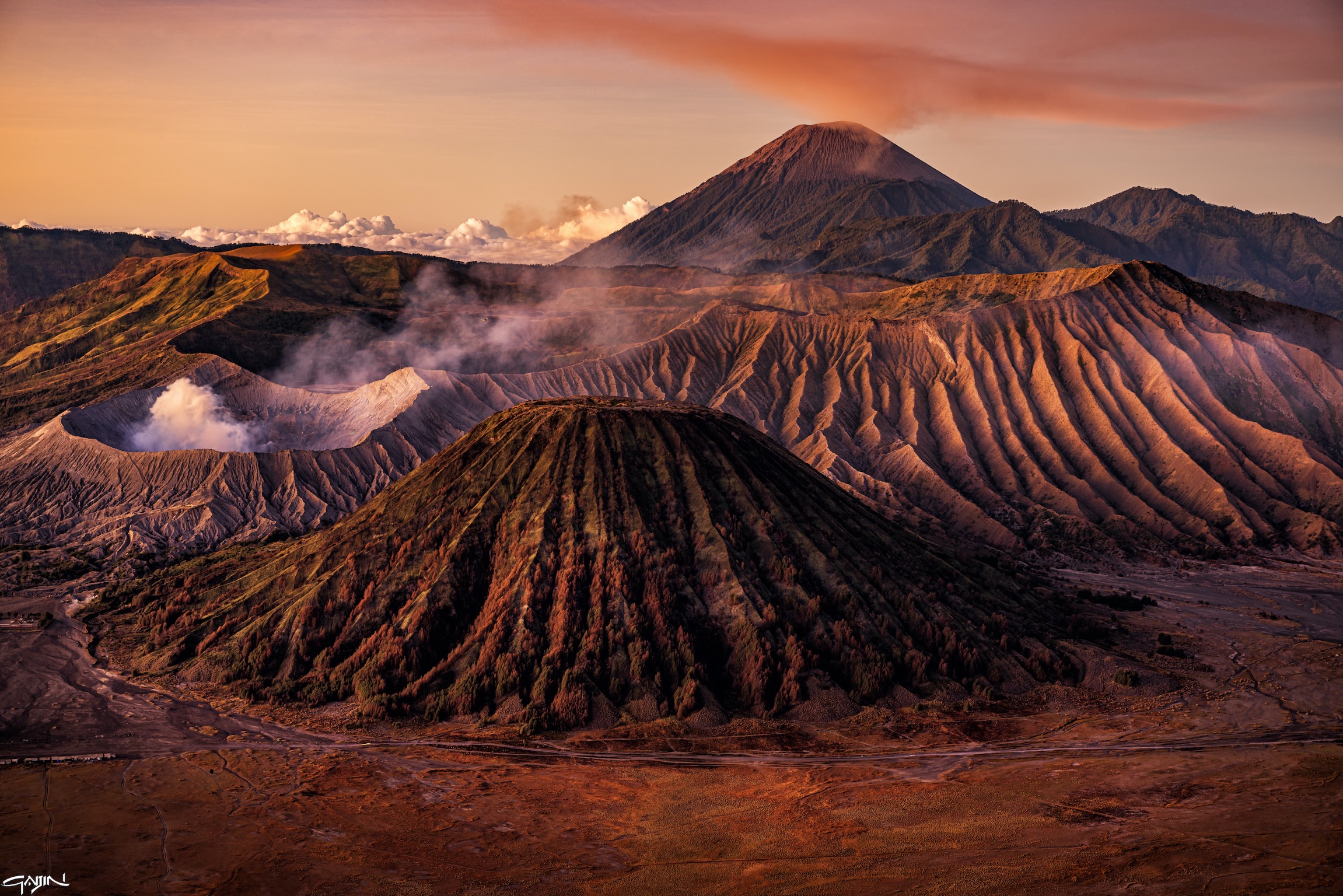 Sunrise at the center of the earth