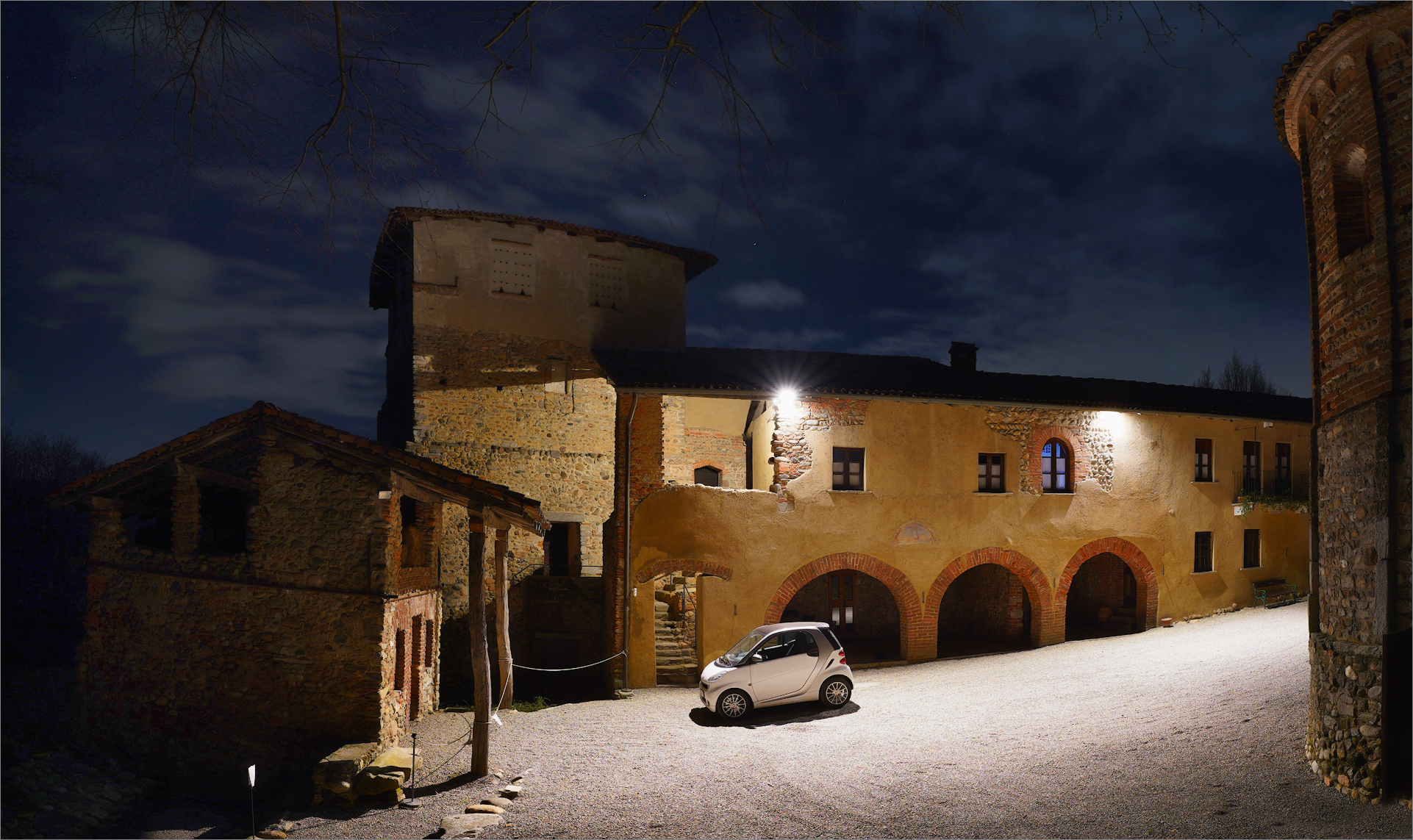 Cortile interno del Monastero di Totba, Gornate Olona