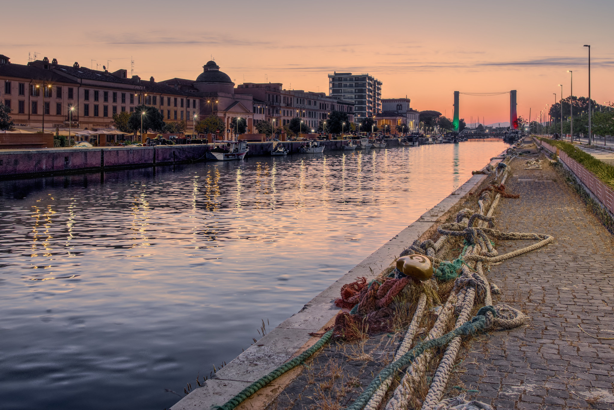 The first colors on the dock
