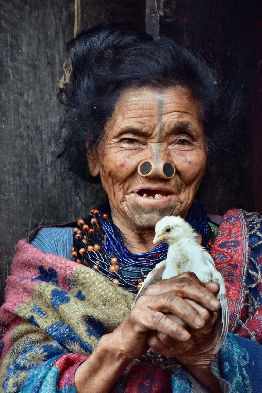 Arunachal Pradesch.....incontro con  donna Apatani