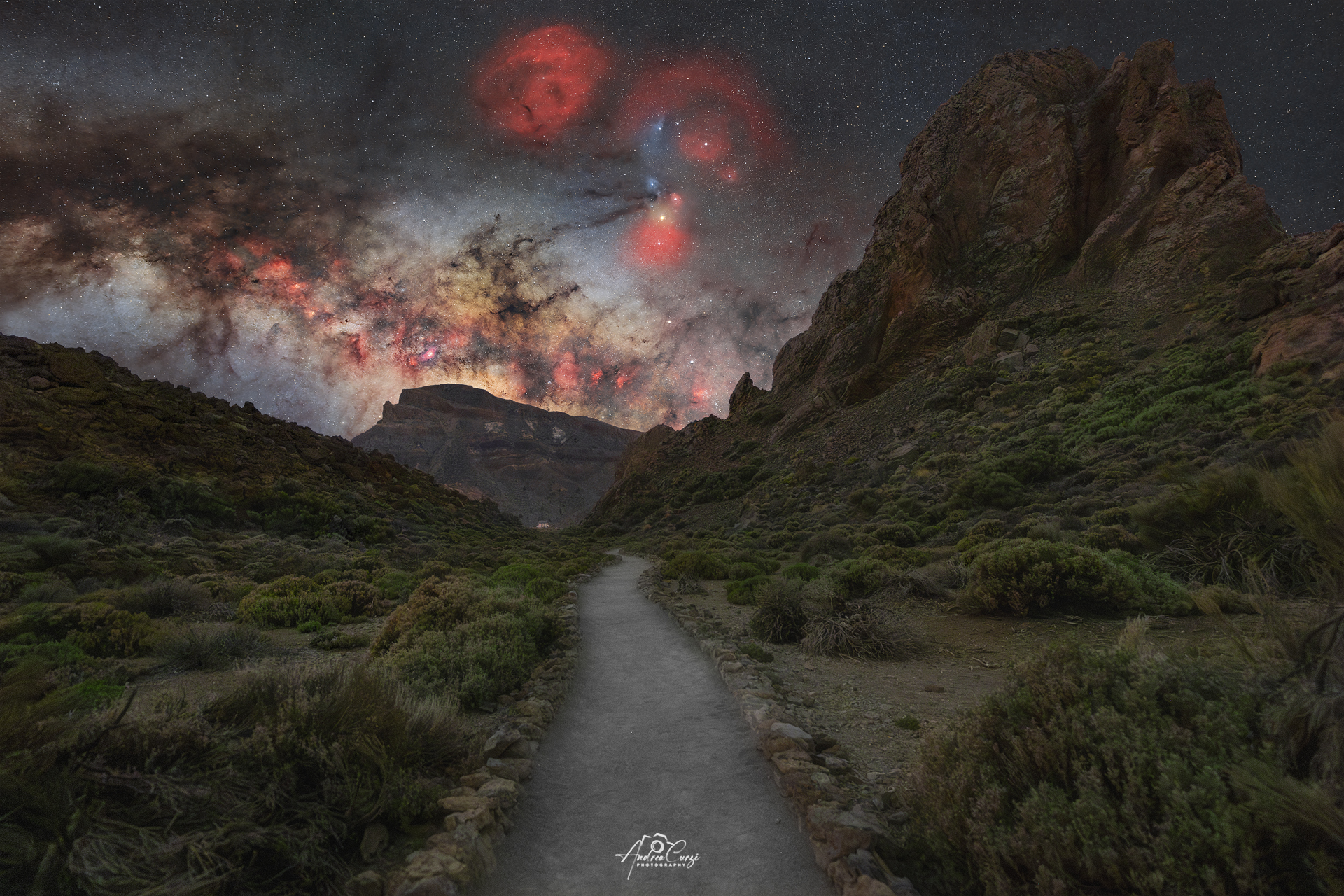 An explosion of colour with the Tenerife Milky Way