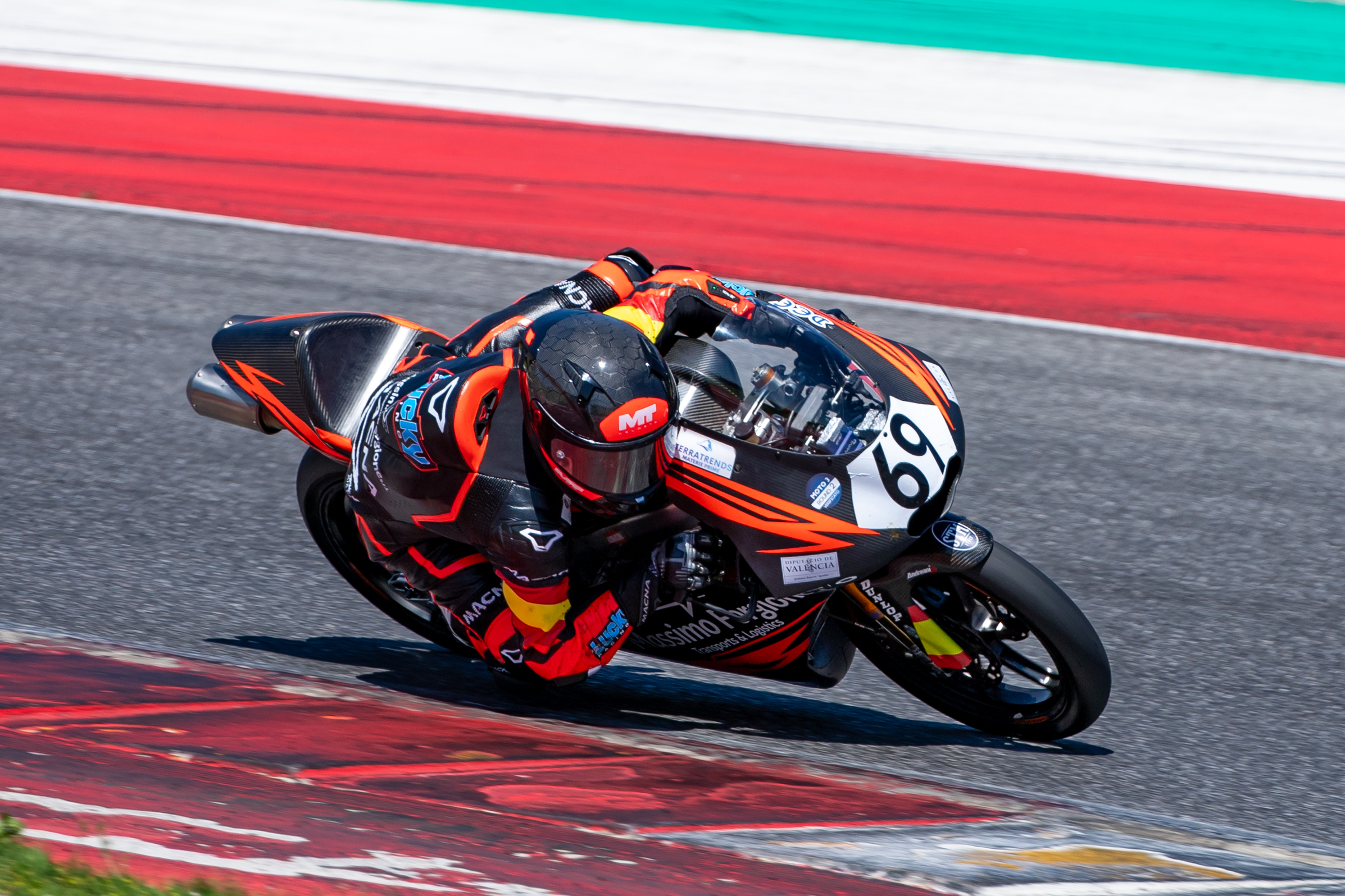 Marcos Ruda in azione al CIV classe Moto3