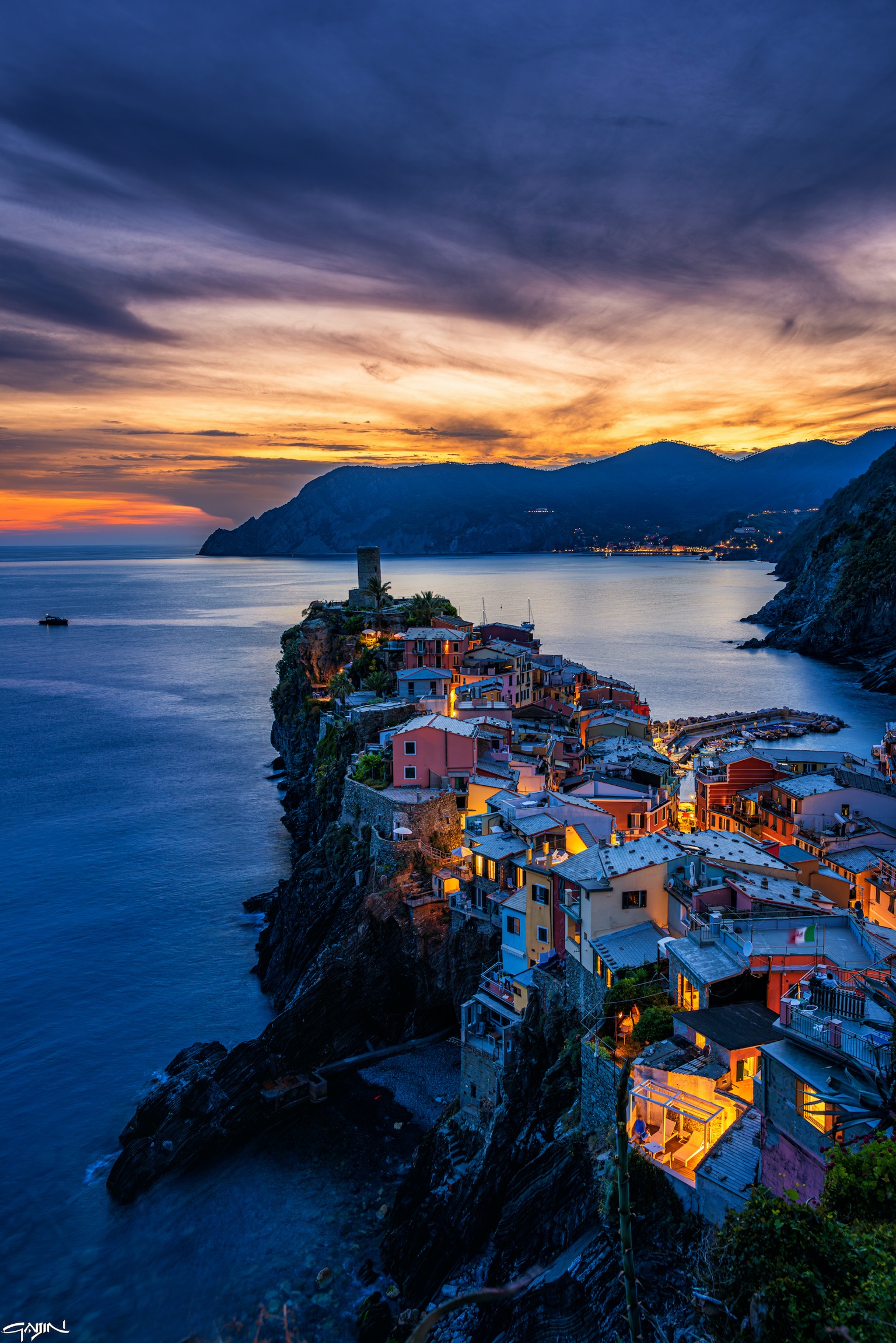 Vernazza al tramonto