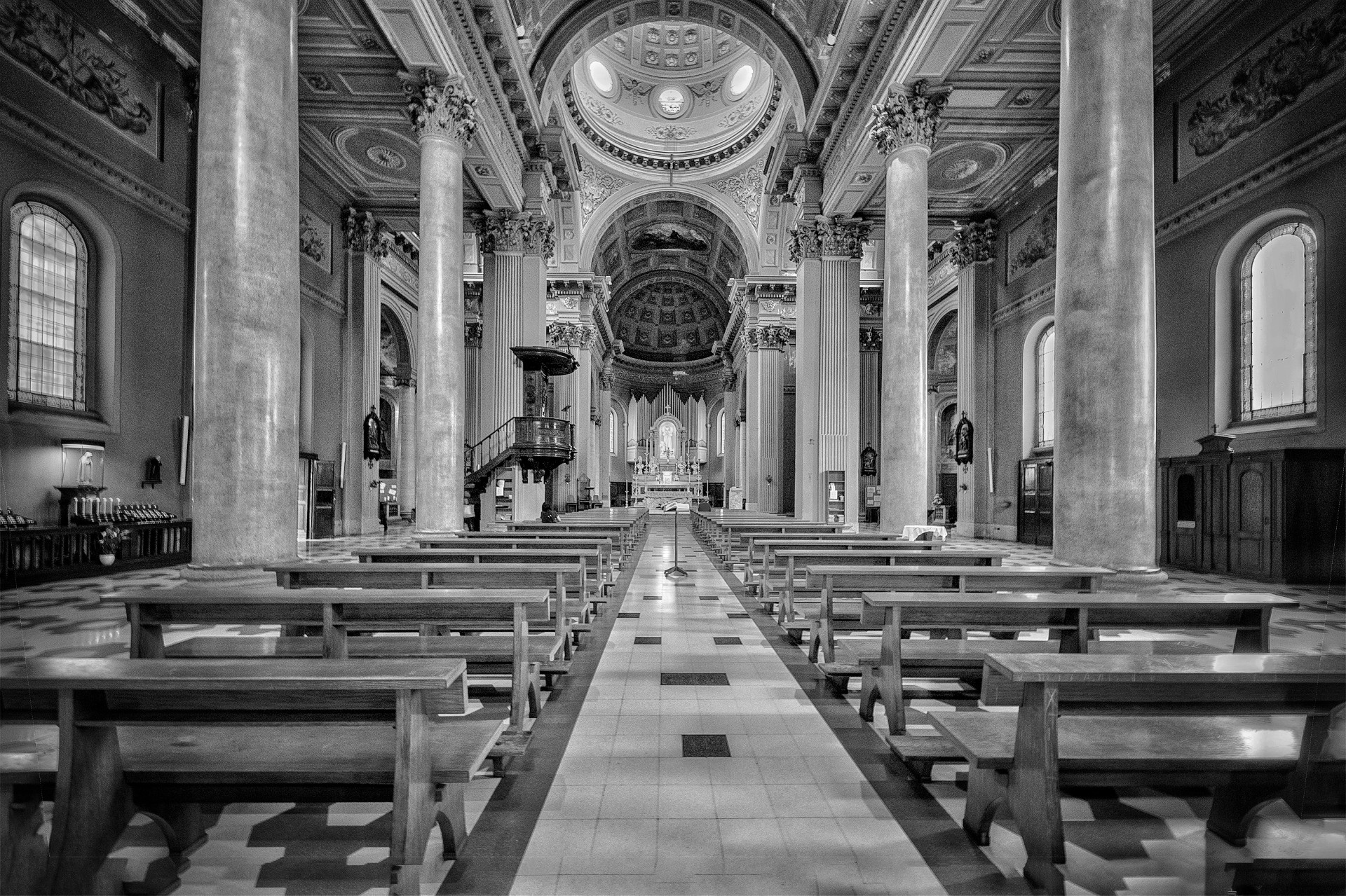 Milan: CHURCH OF SAN LUIGI GONZAGA