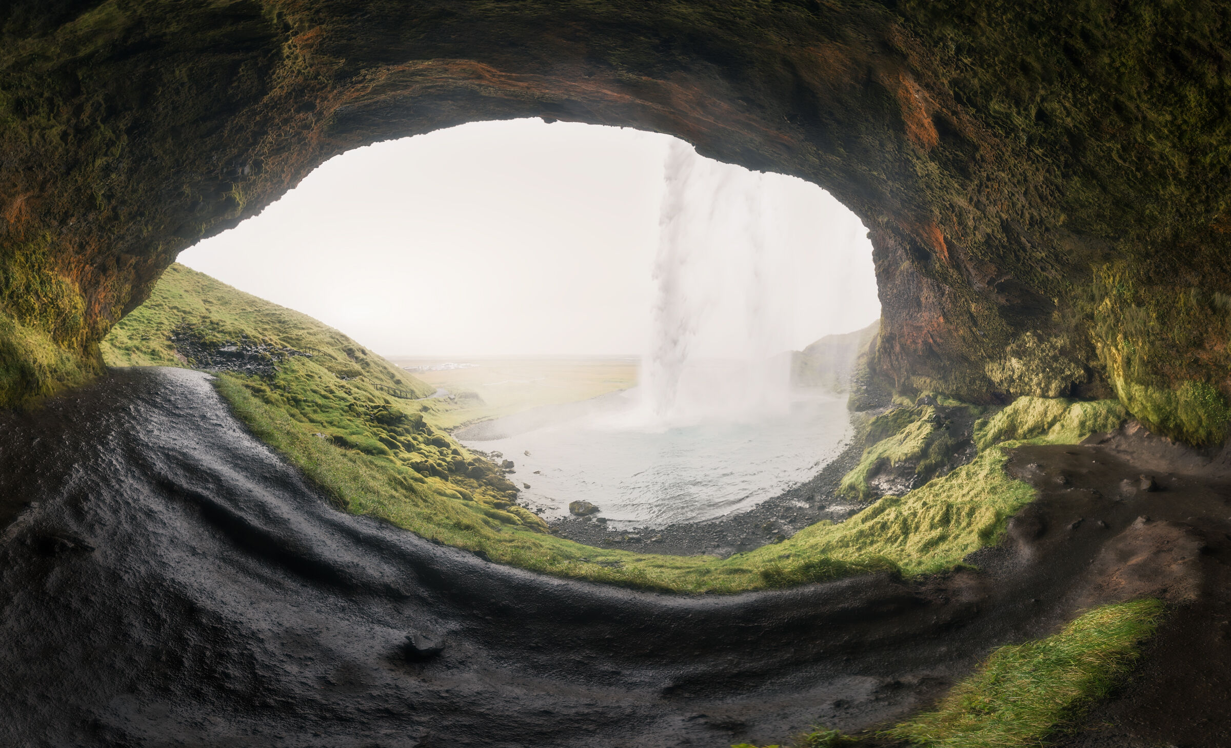 The hidden eye of Iceland