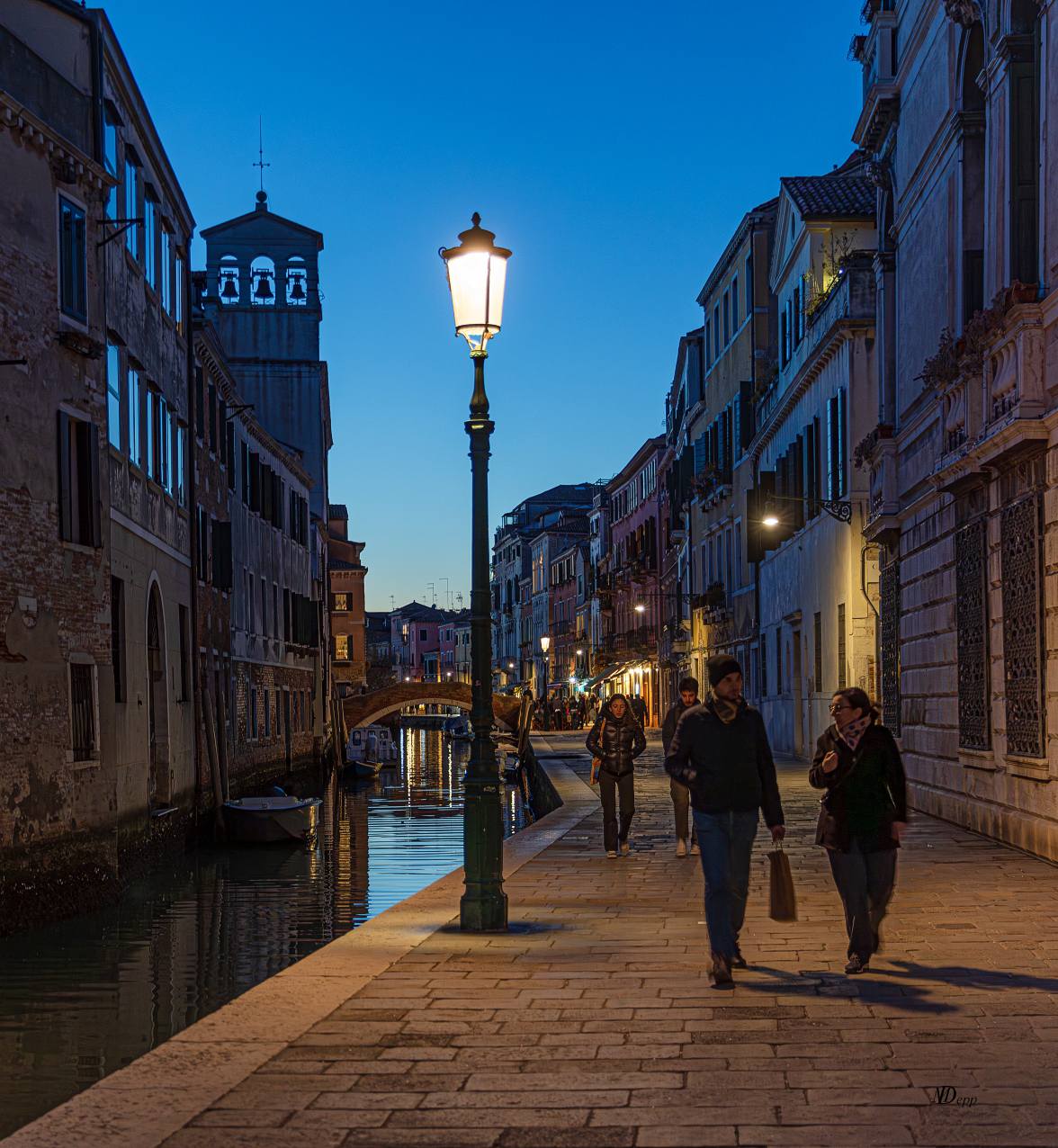 passeggiare all'imbrunire