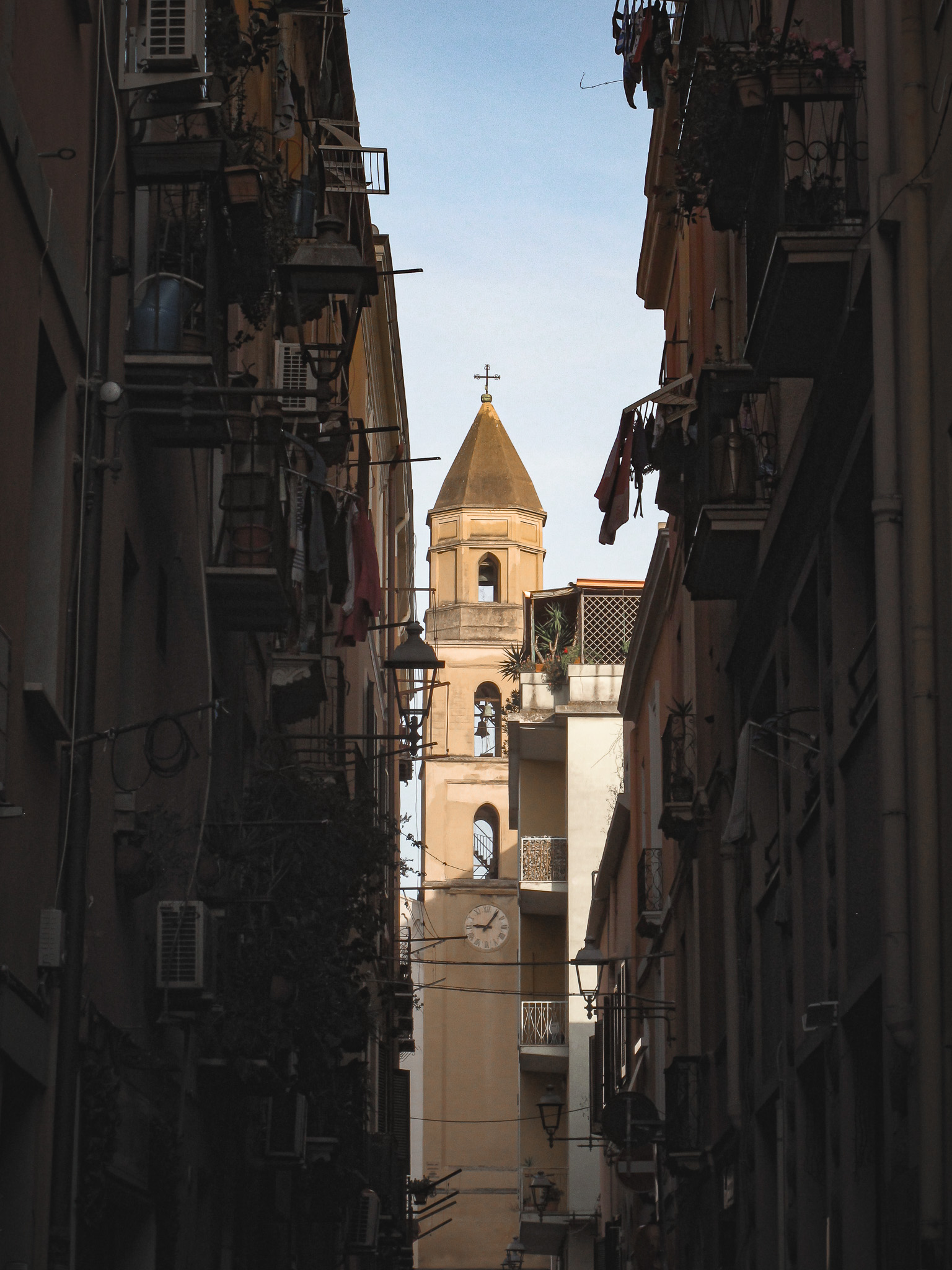 Per le calde e ventose vie di Cagliari