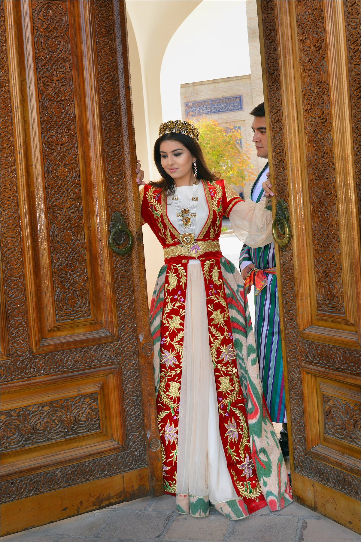 Il Portone si sta aprendo ...