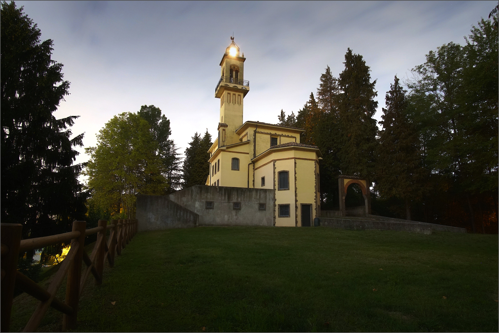 Santuario di San Mamette, Oltrona di San Mamette (co)