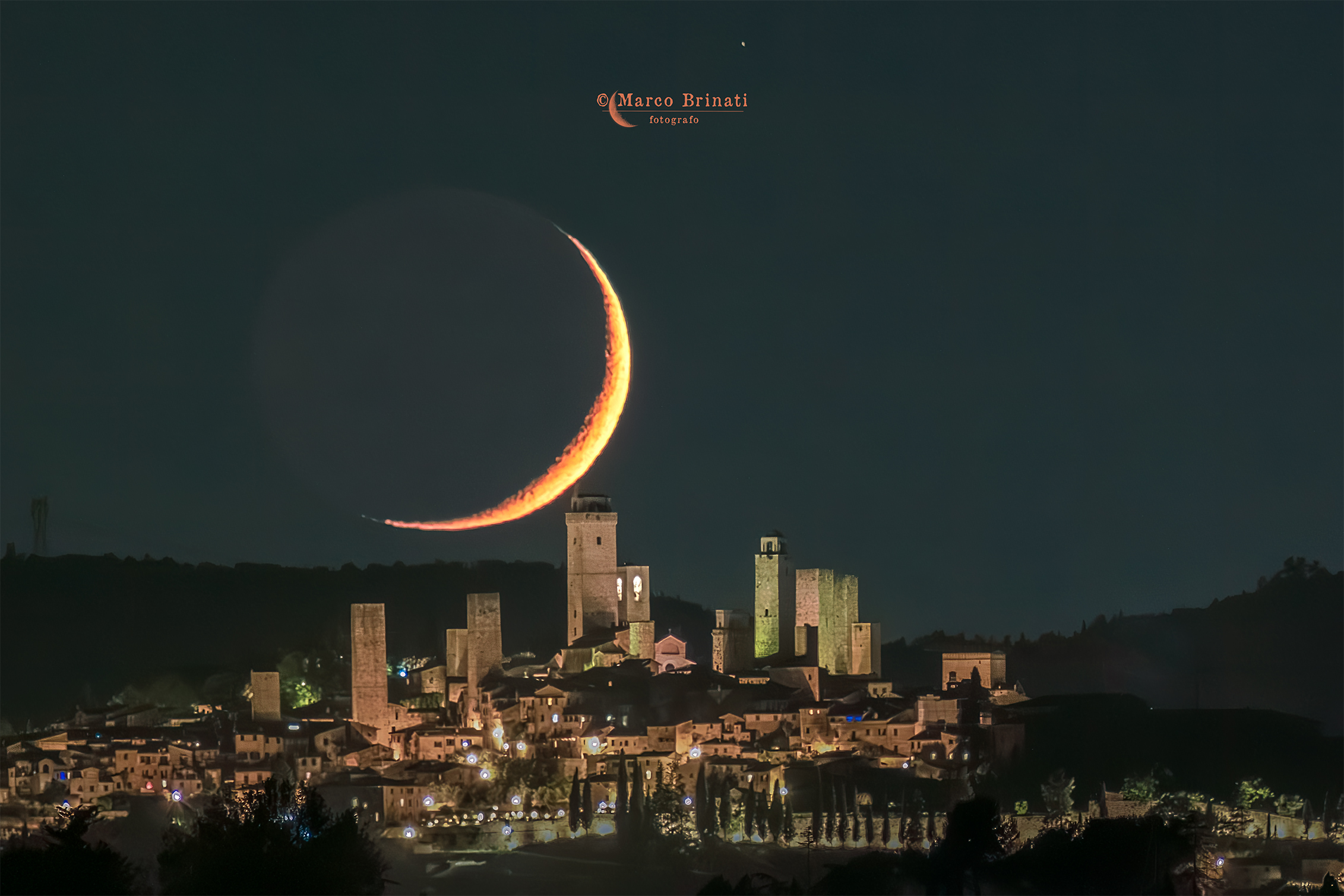 Tramonto lunare su San Gimignano