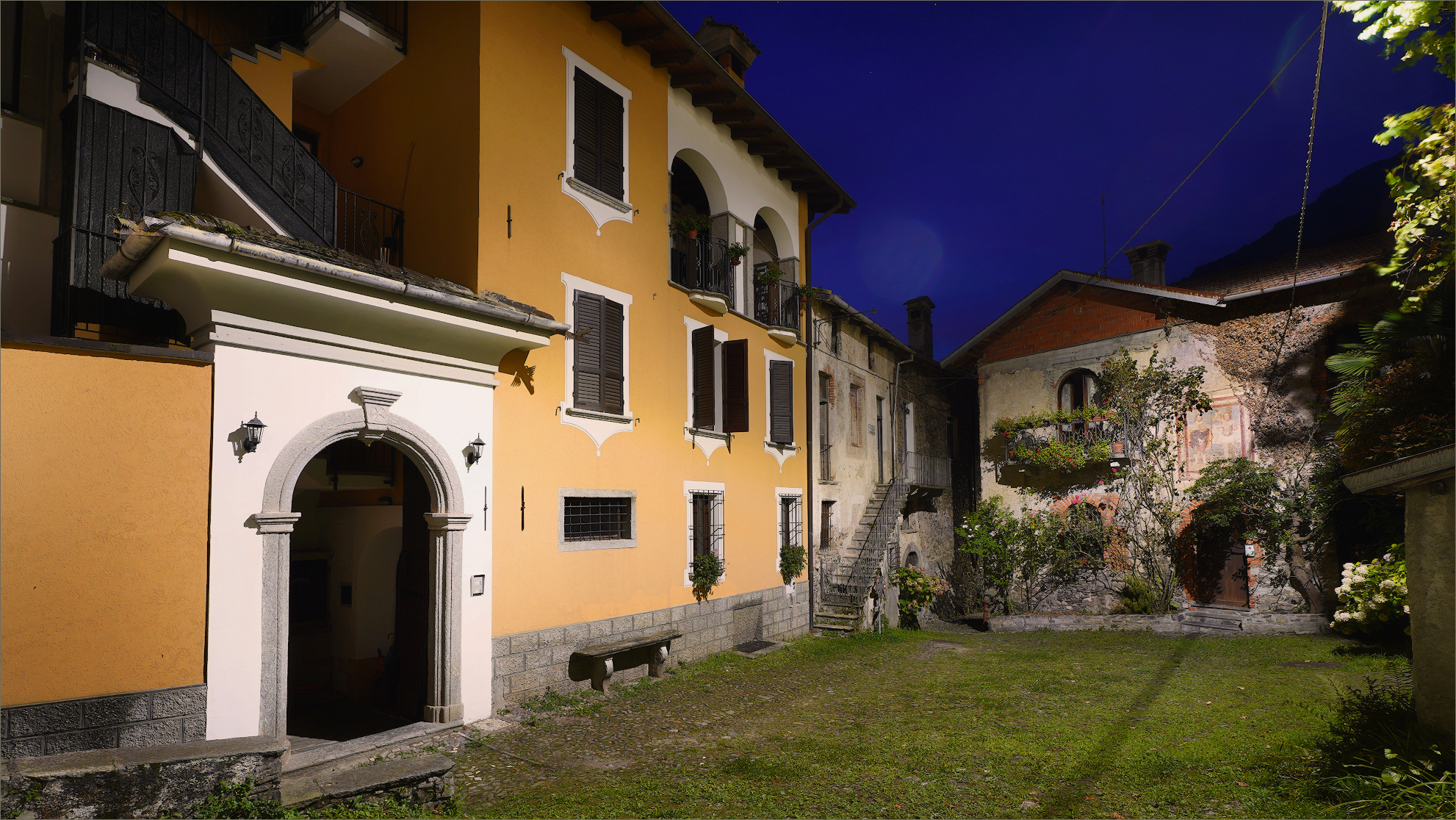 Piazza del Tavolo a Barna, fraz. di Plesio (co)