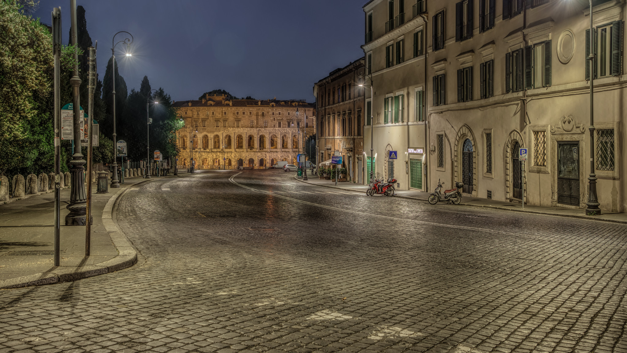 Via del Teatro di Marcello (Rome)