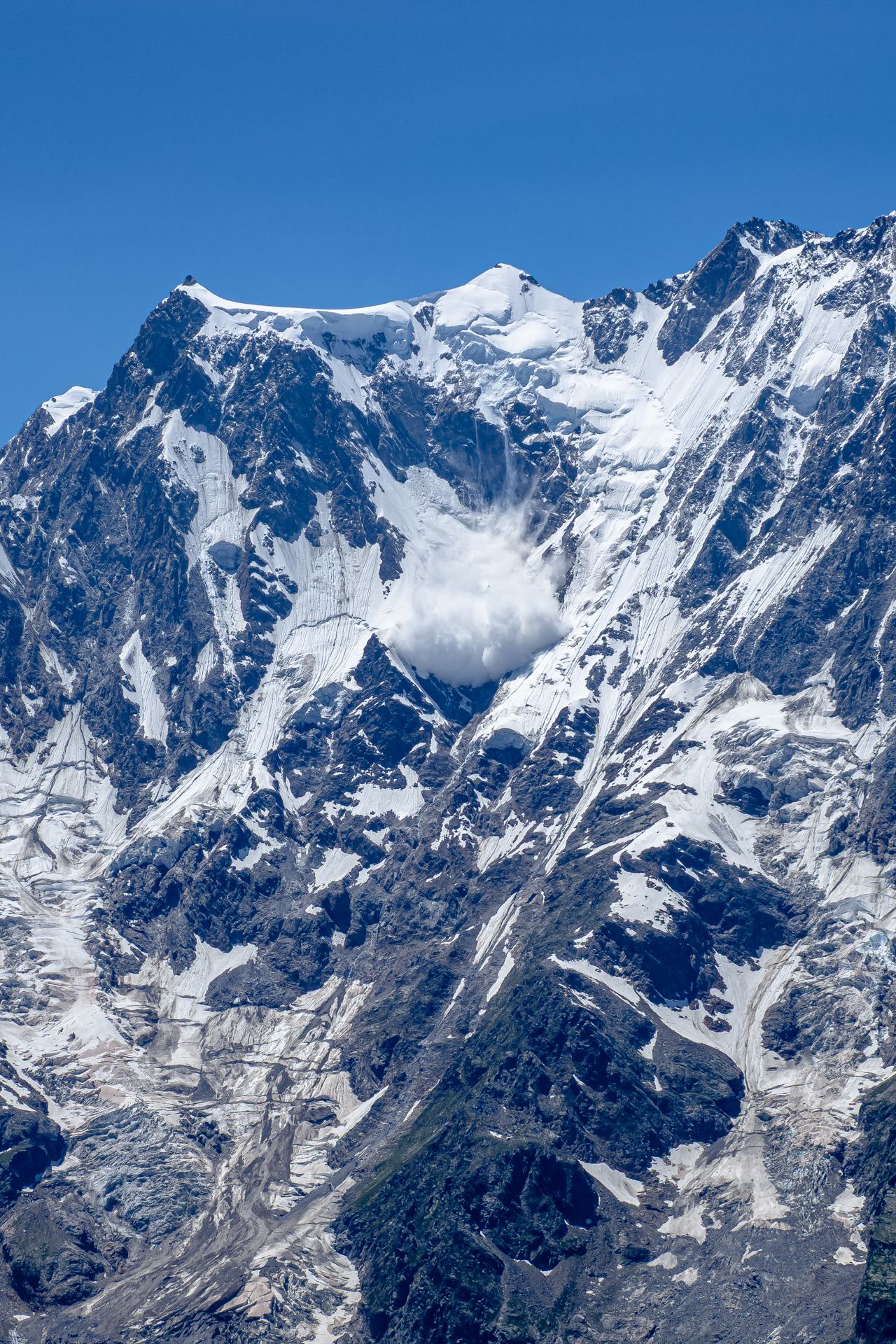 Monte Rosa con palla di neve