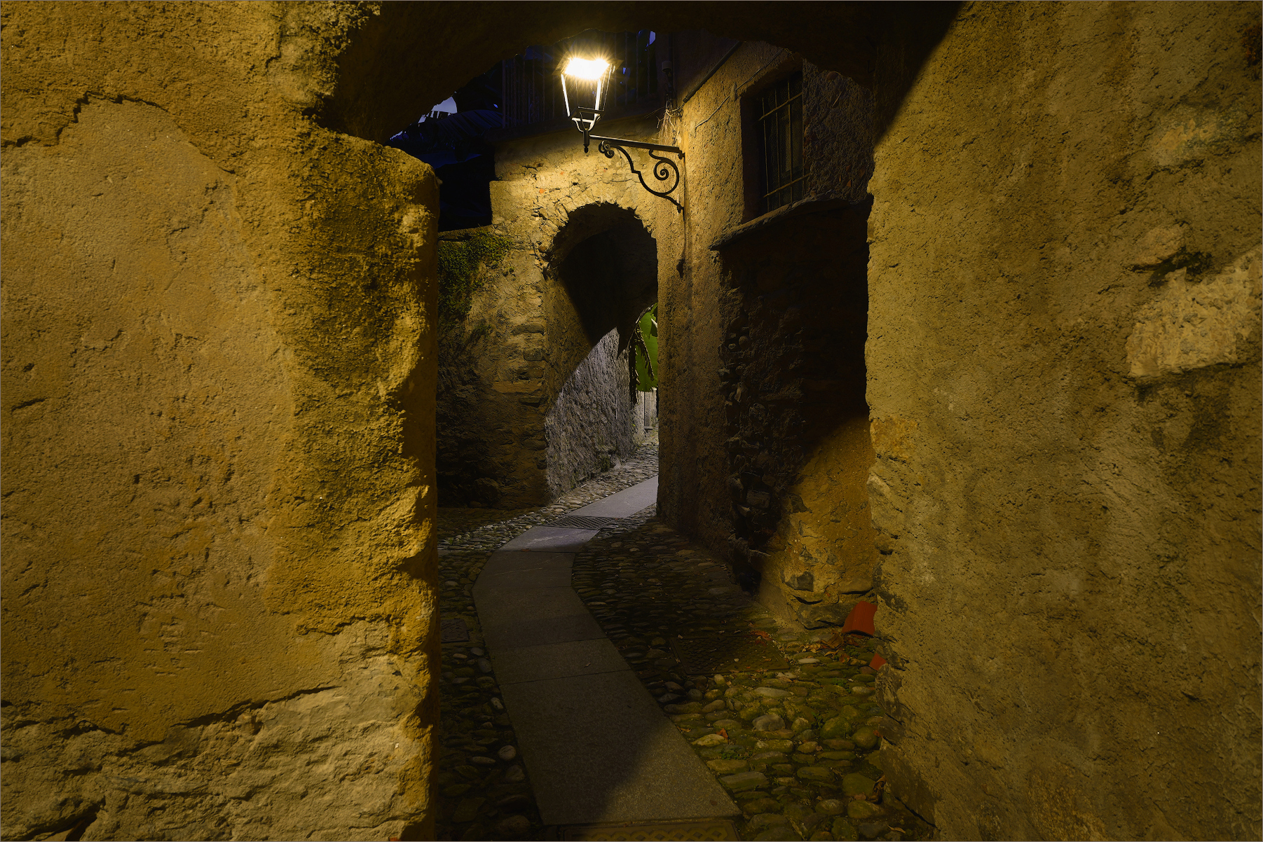 an alley in Rogaro, Tremezzina (CO)