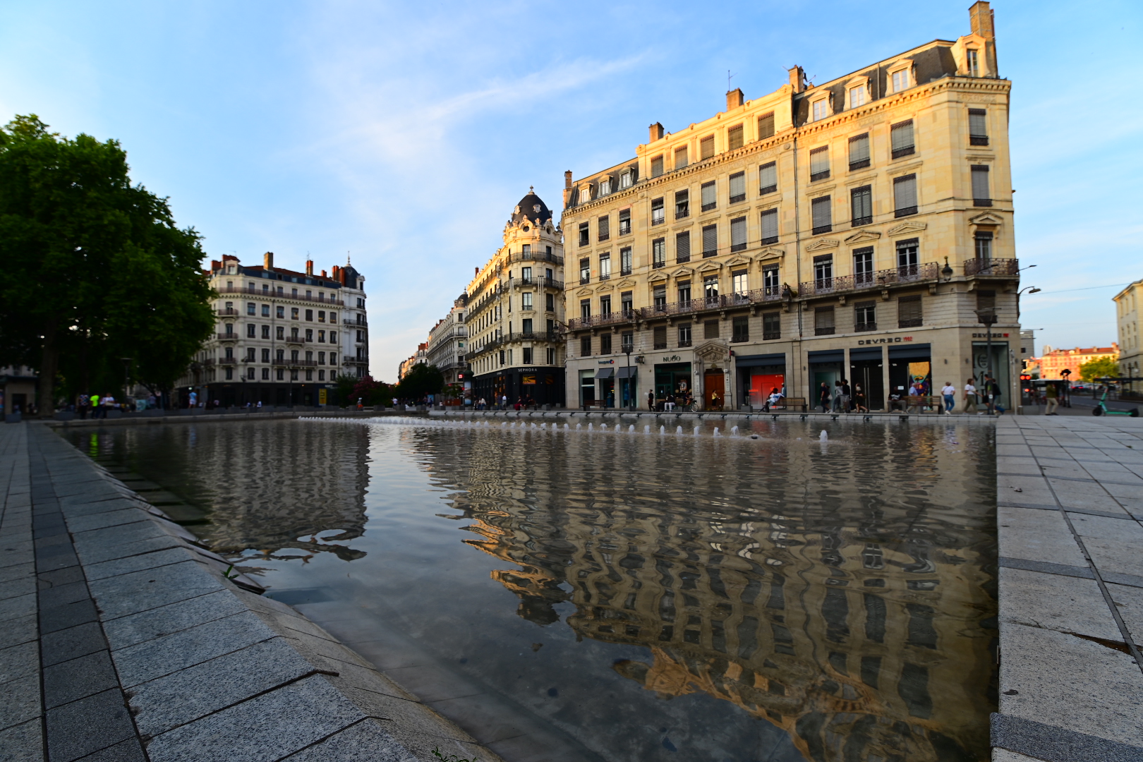 Lyon 2