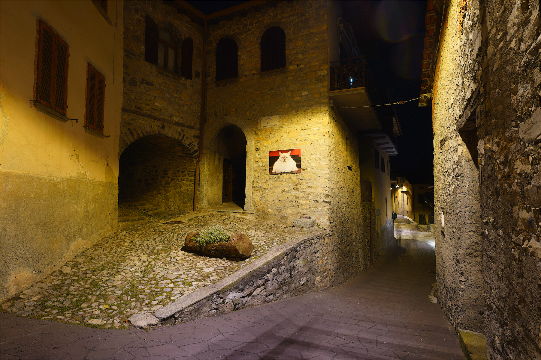 Un vicolo a Pigra (co)