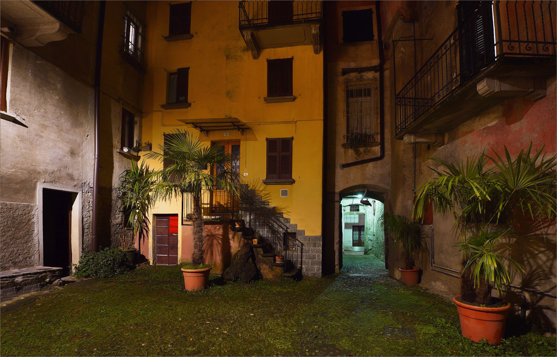 A tried courtyard in Colonno (CO)