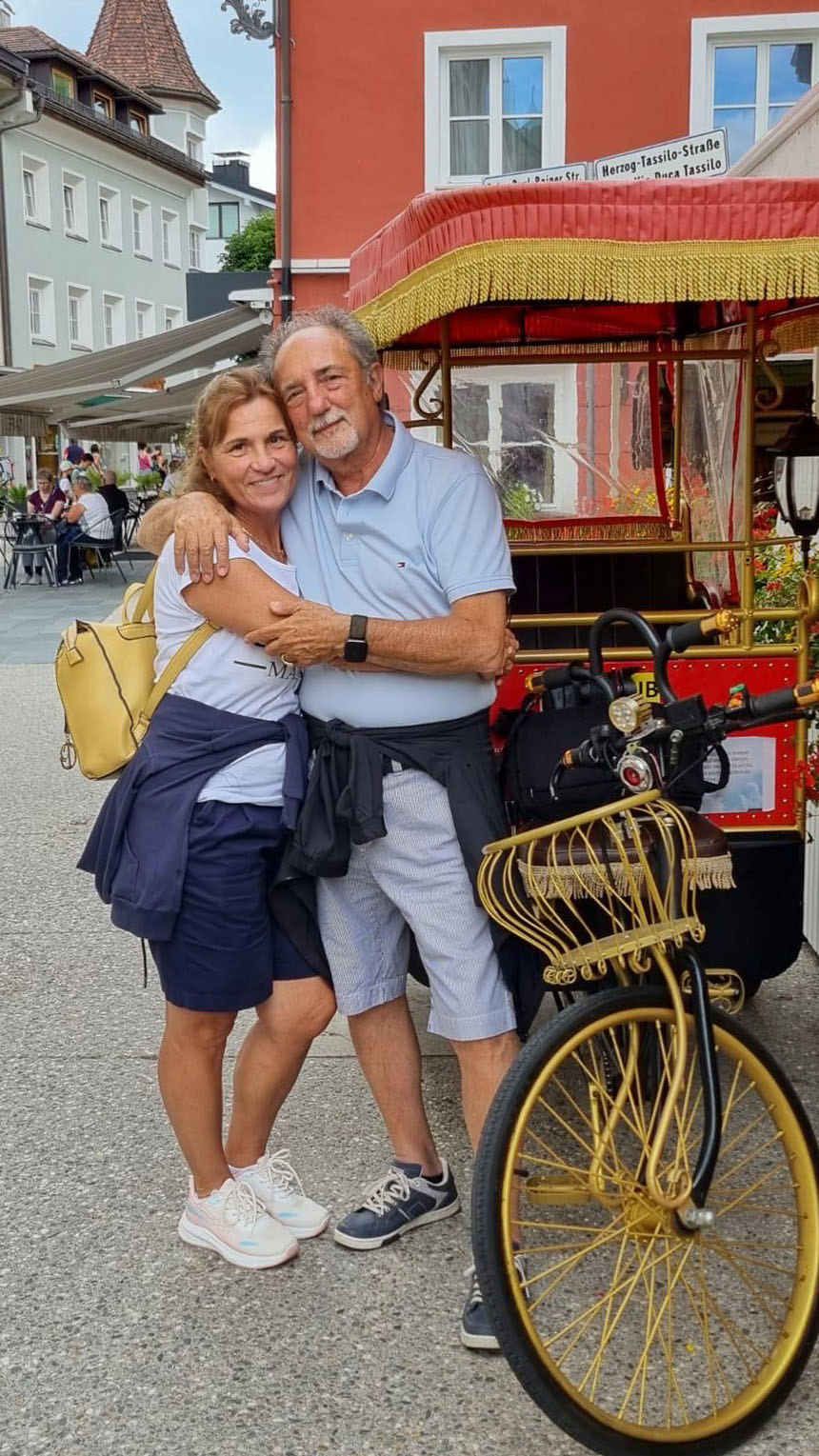 Un abbraccio con mia moglie