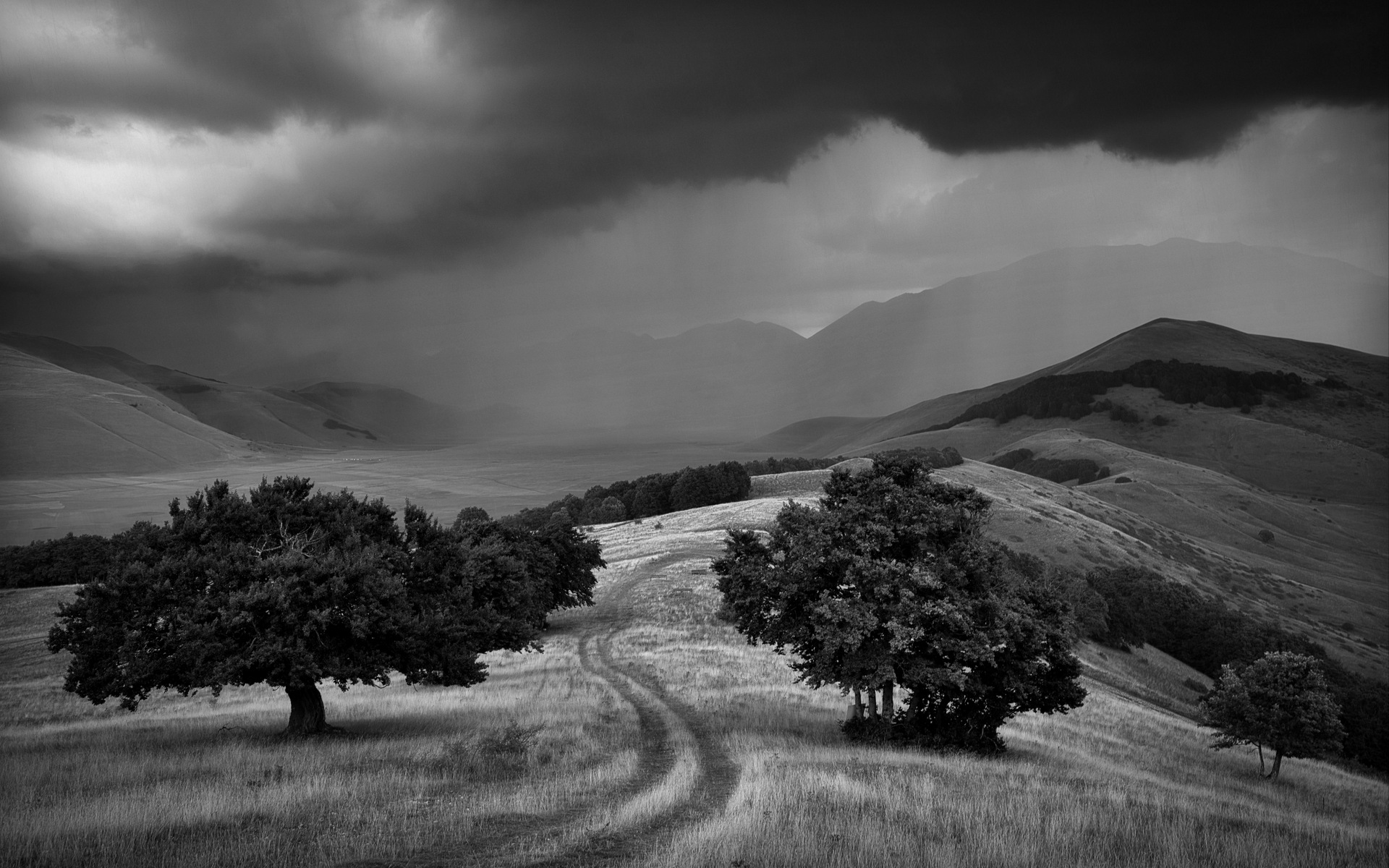 Sibillini - Temporale a Castelluccio di Norcia