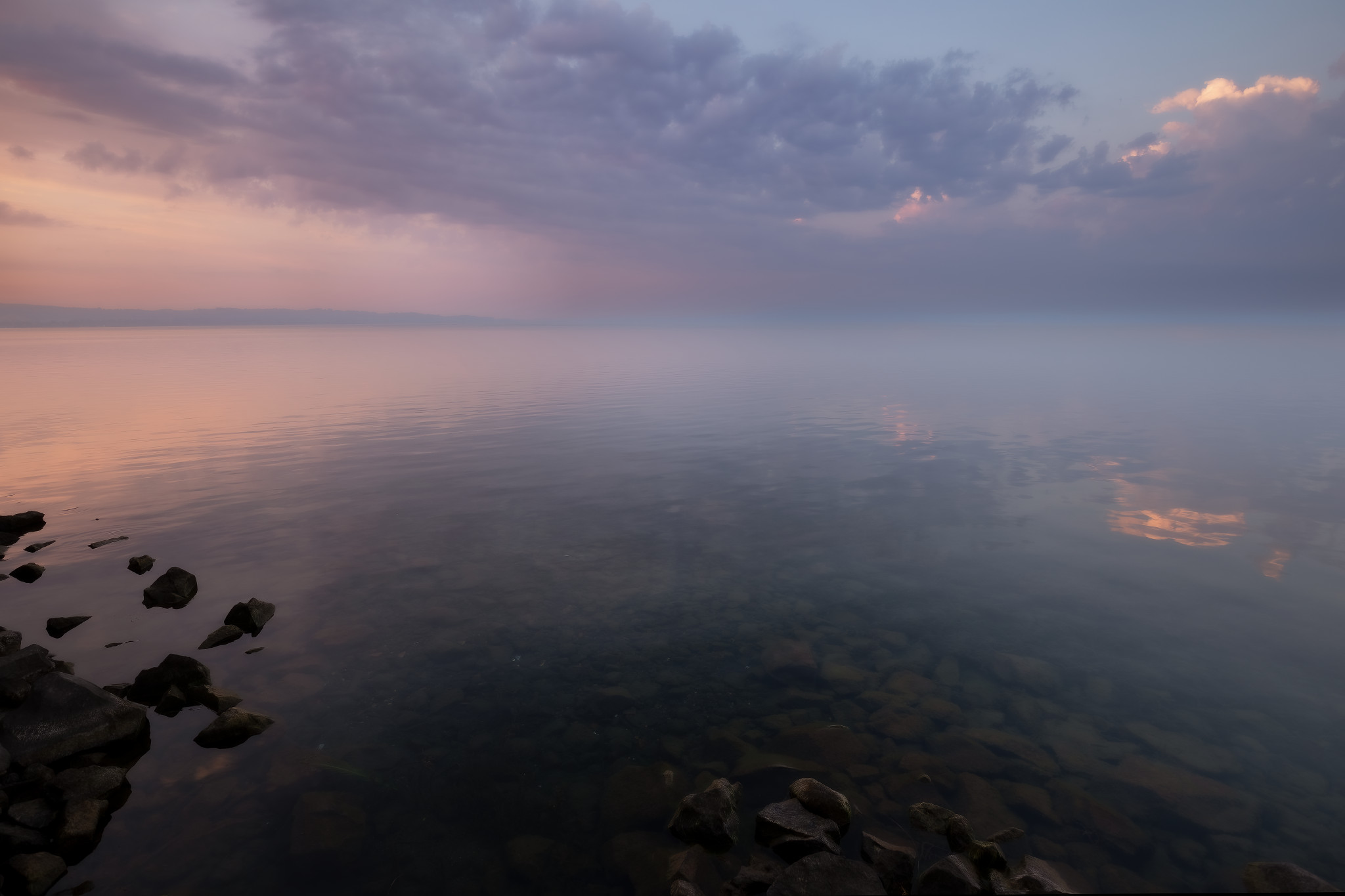 The colors of the new day on the lake
