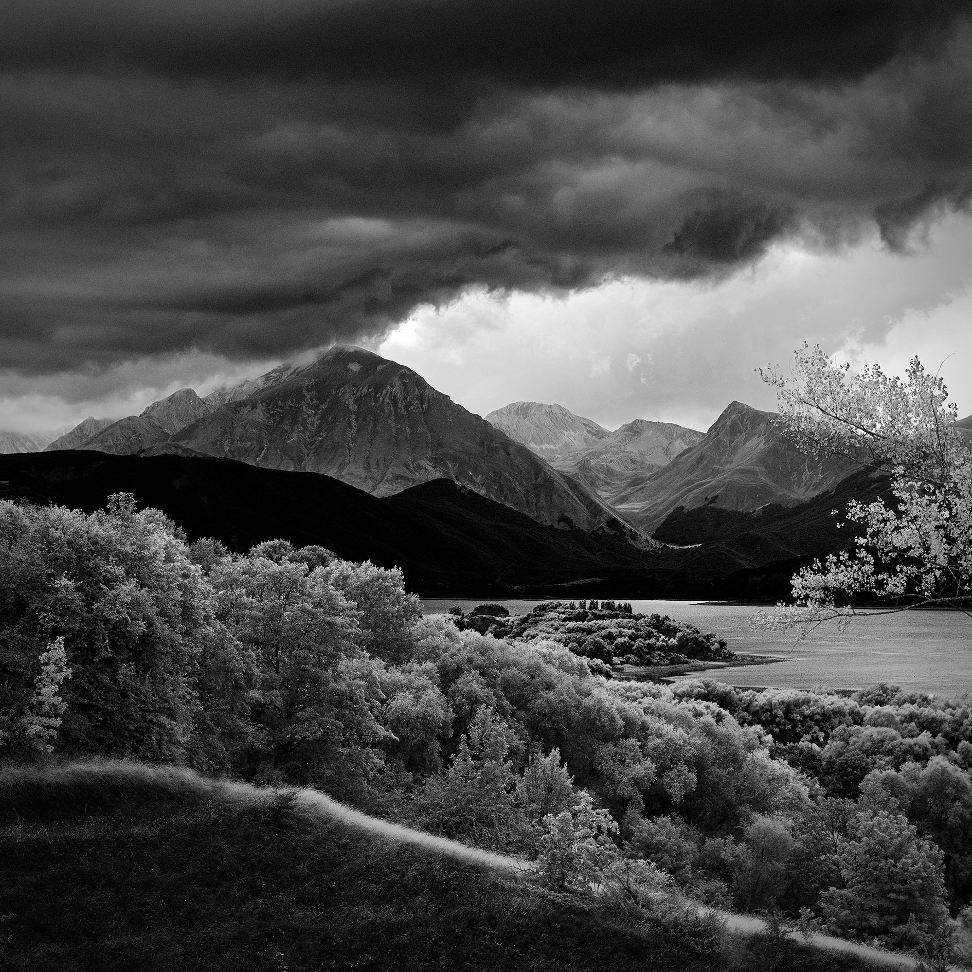 temporale sul Lago di Campotosto
