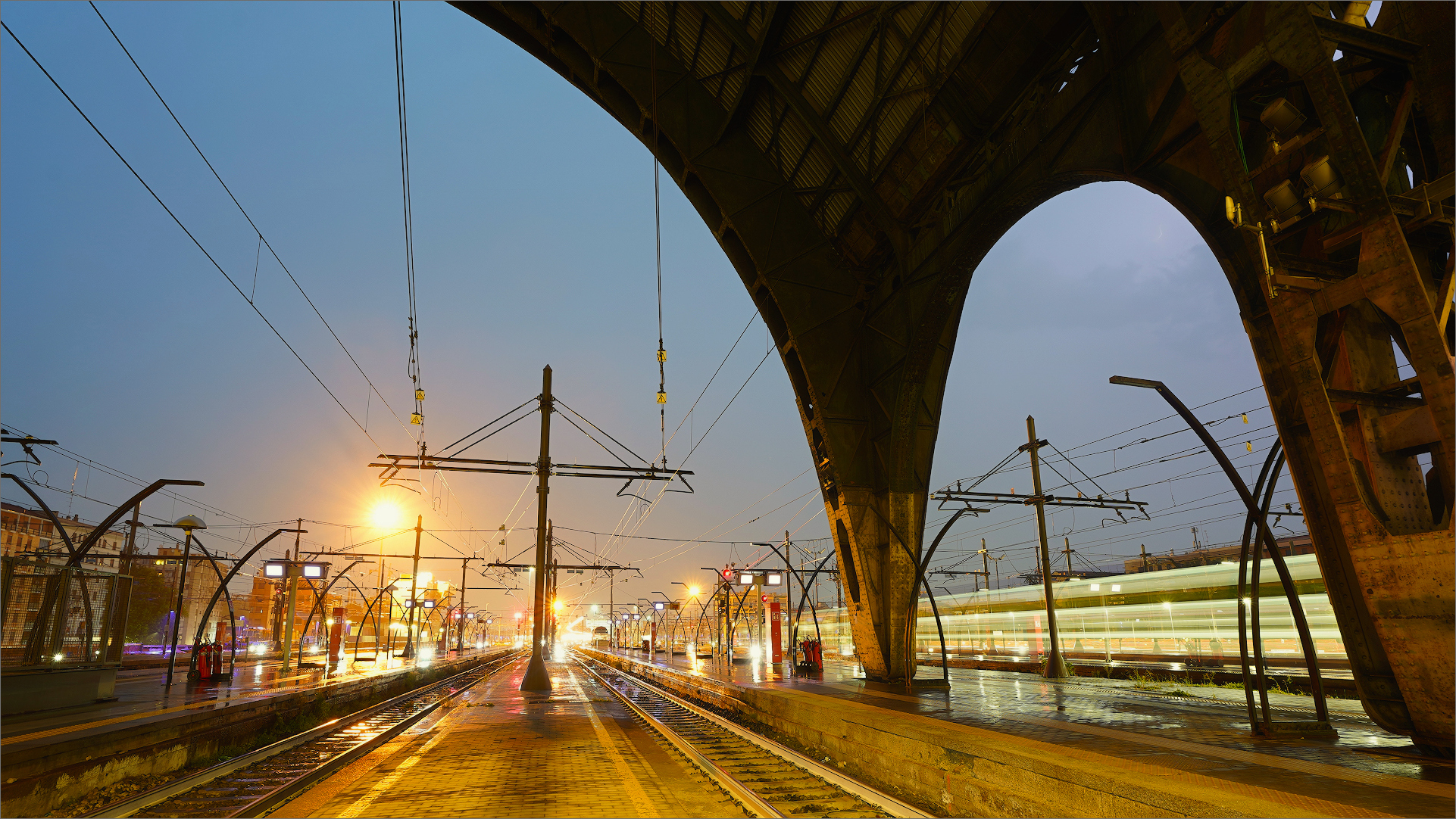 Maltempo visto dalla stazione MIlano Centrale
