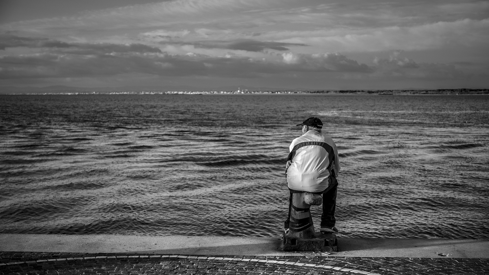 Nostalgia for distant horizons