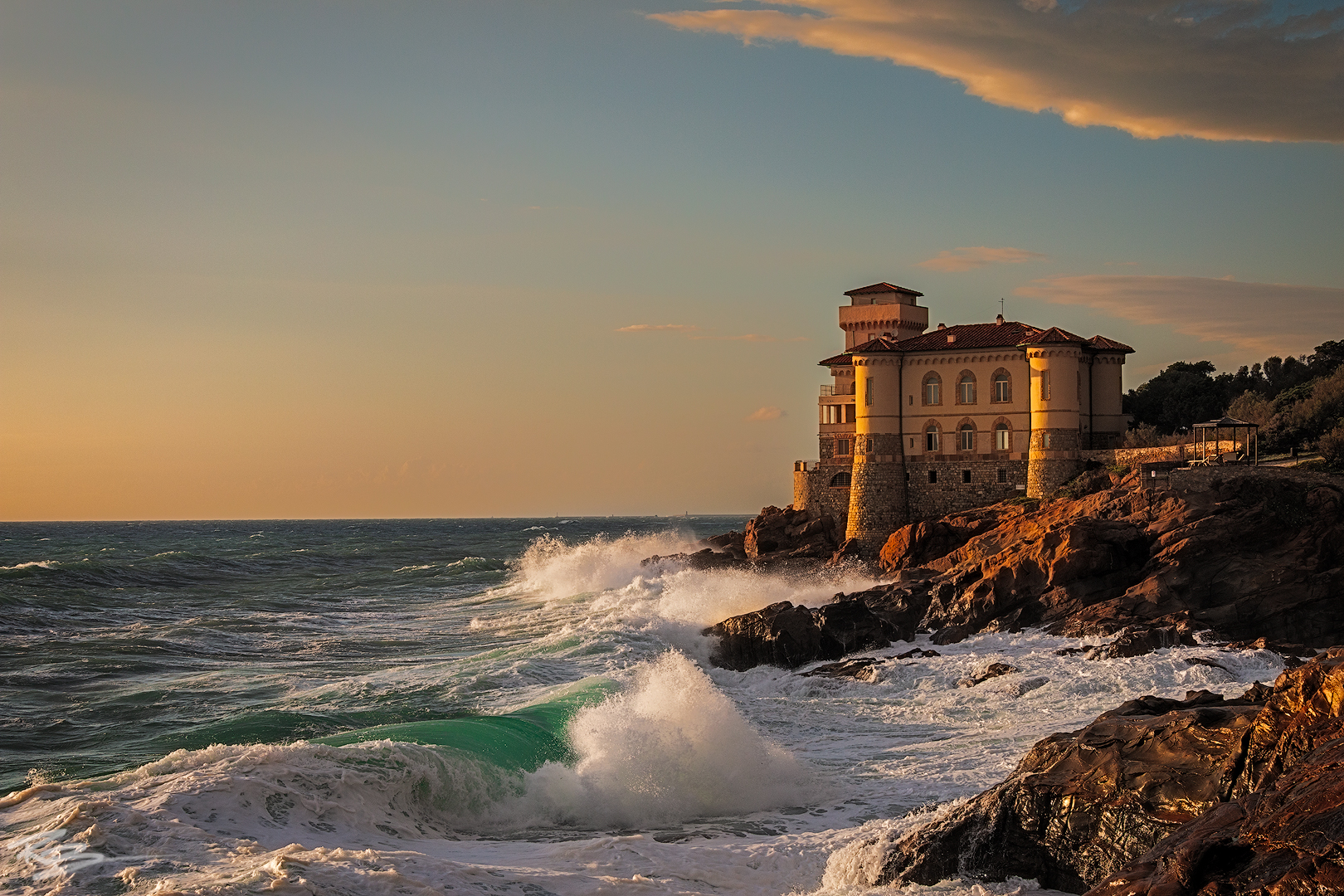 Mareggiata al Castello del Boccale