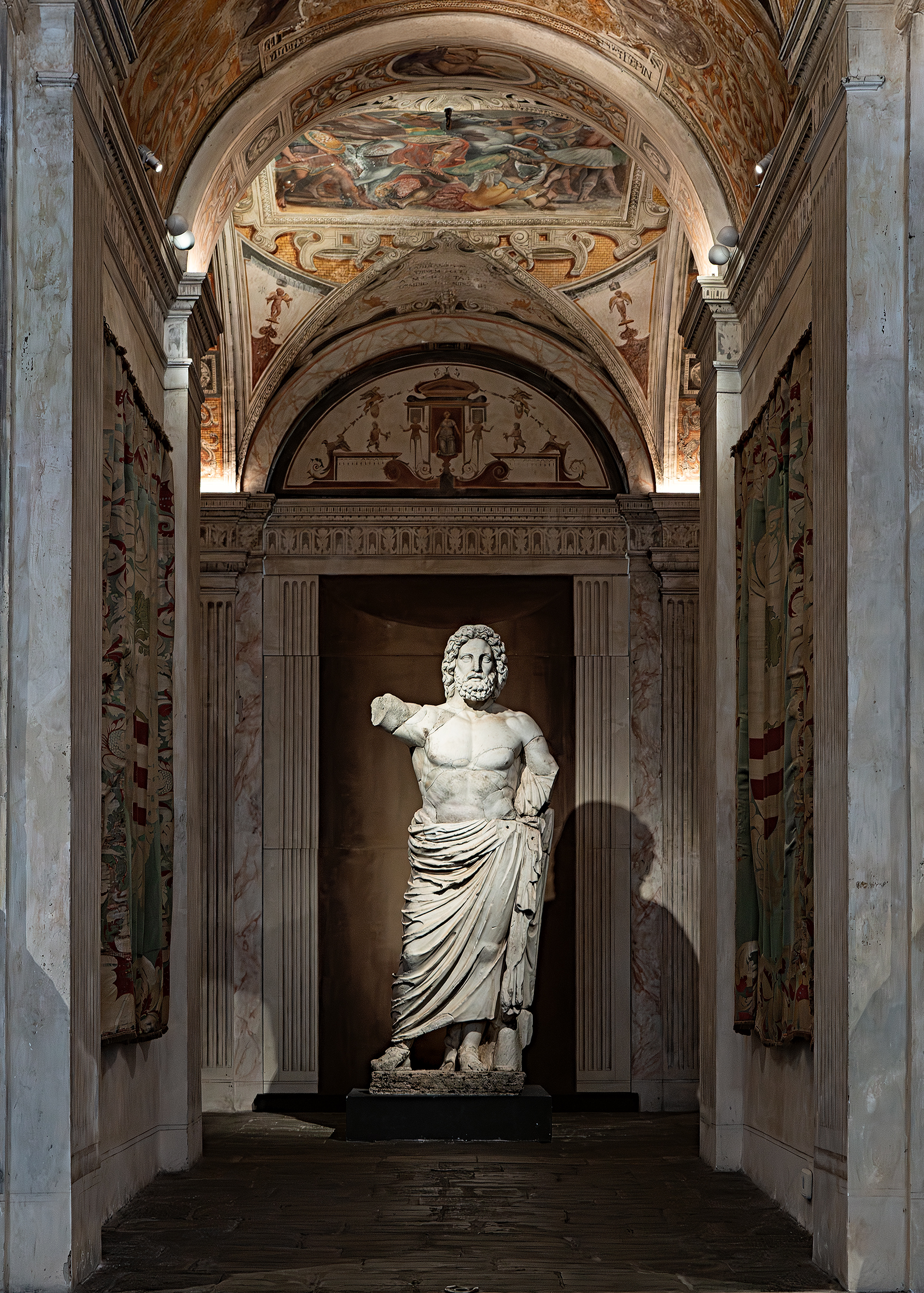 Detail of the atrium of Palazzo dei Rolli