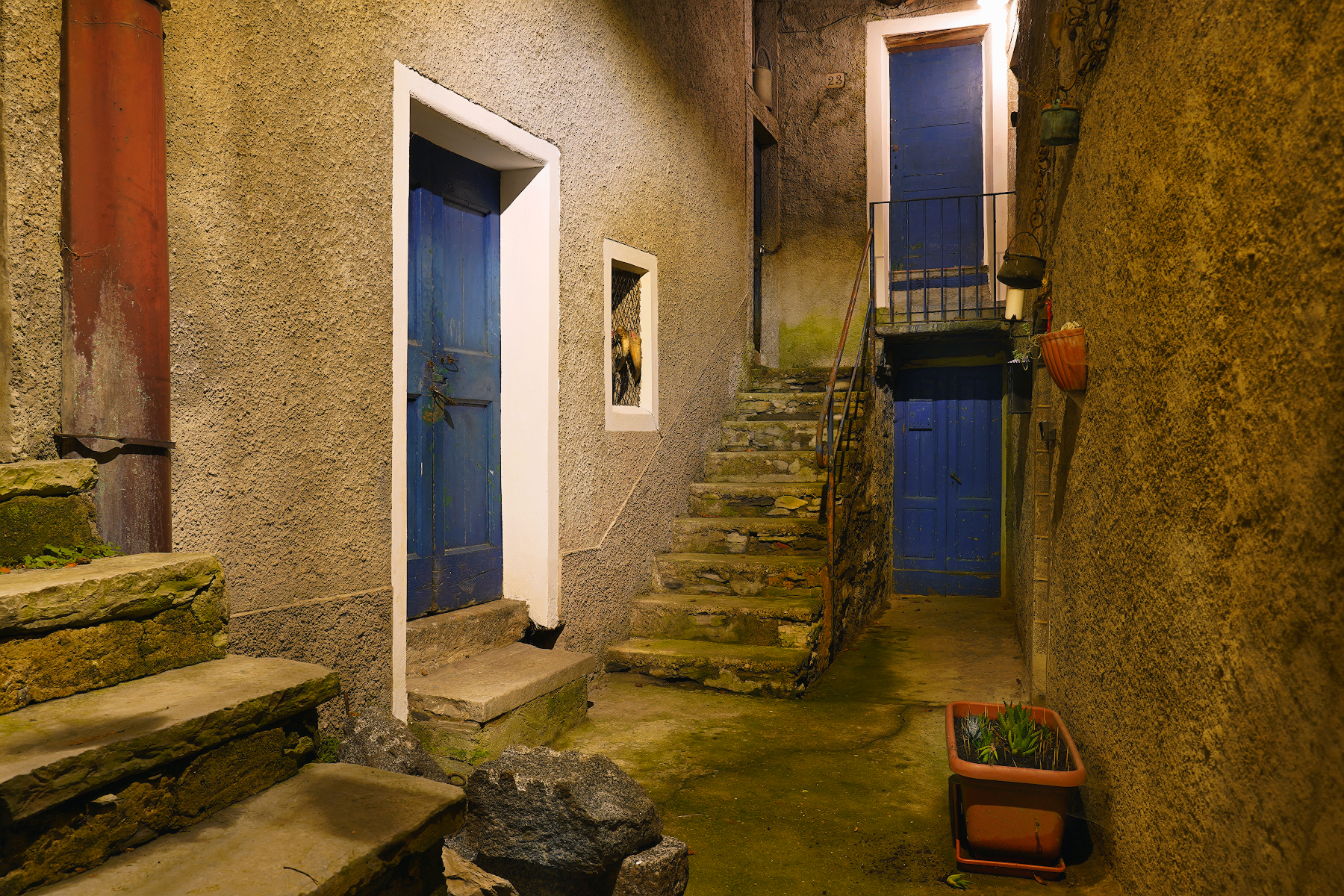 un cortile a Cazzanore, Blevio (co)