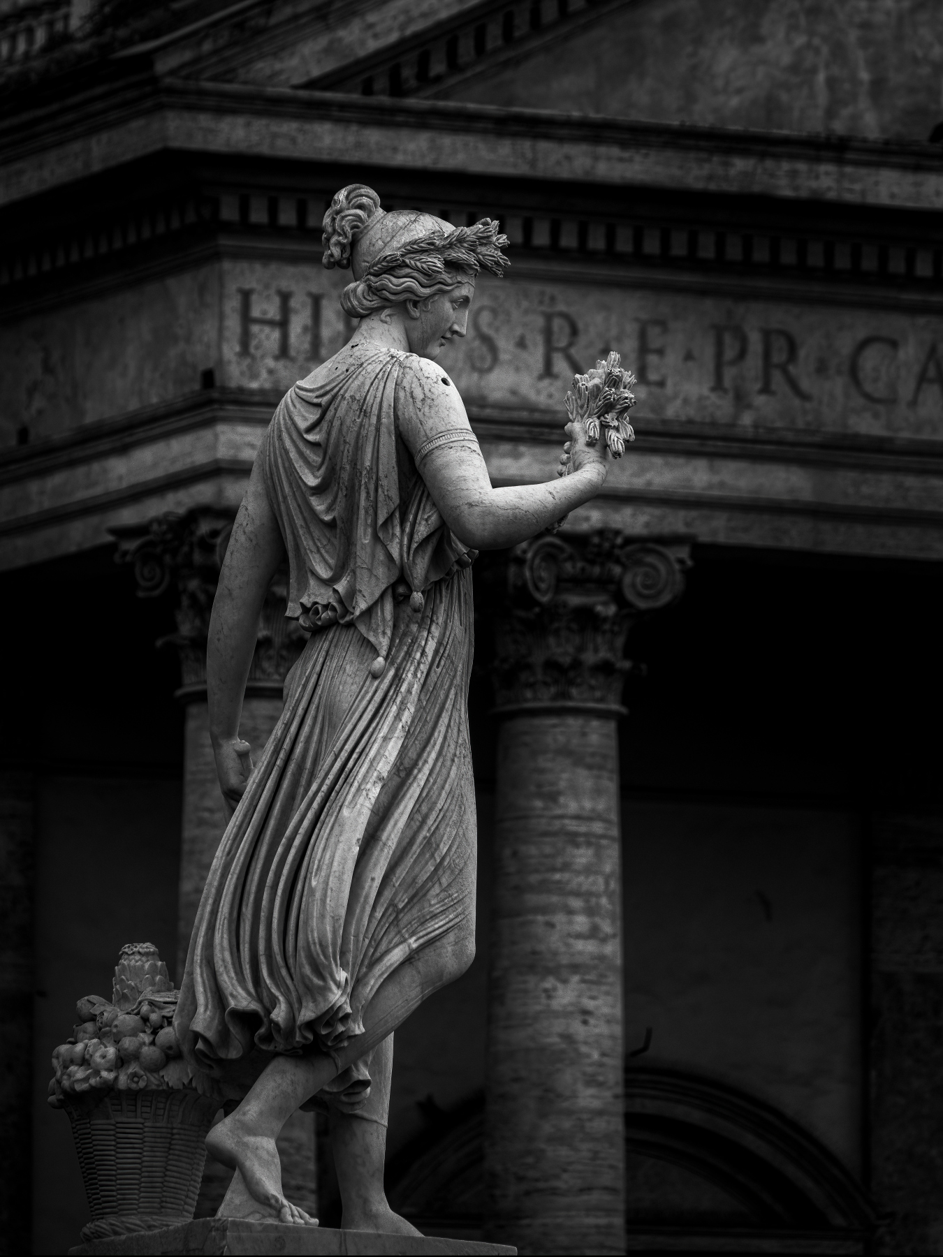 Goddess of Abundance - Piazza del Popolo (Rome)