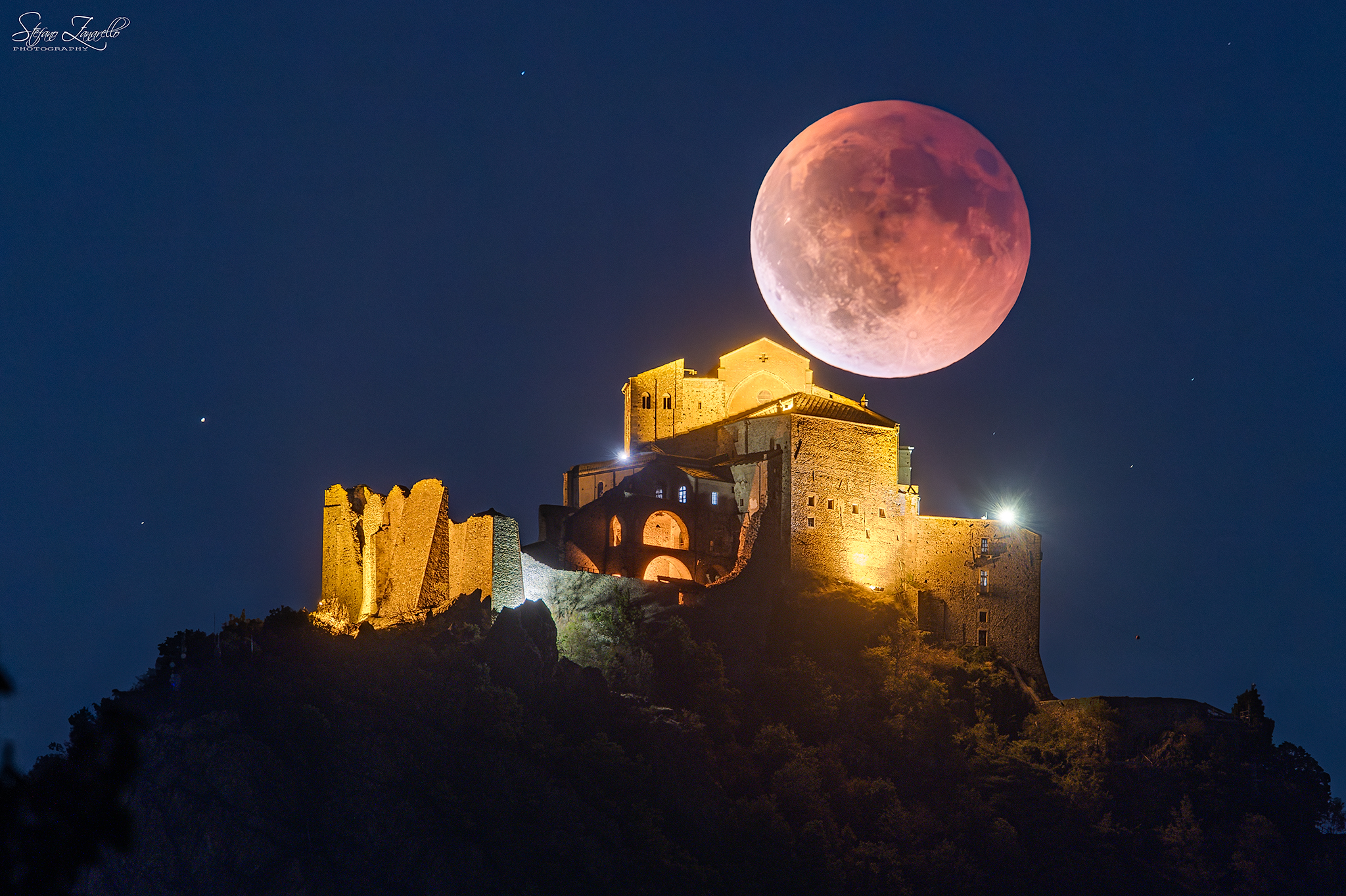 L'eclissi e la Sacra di San Michele