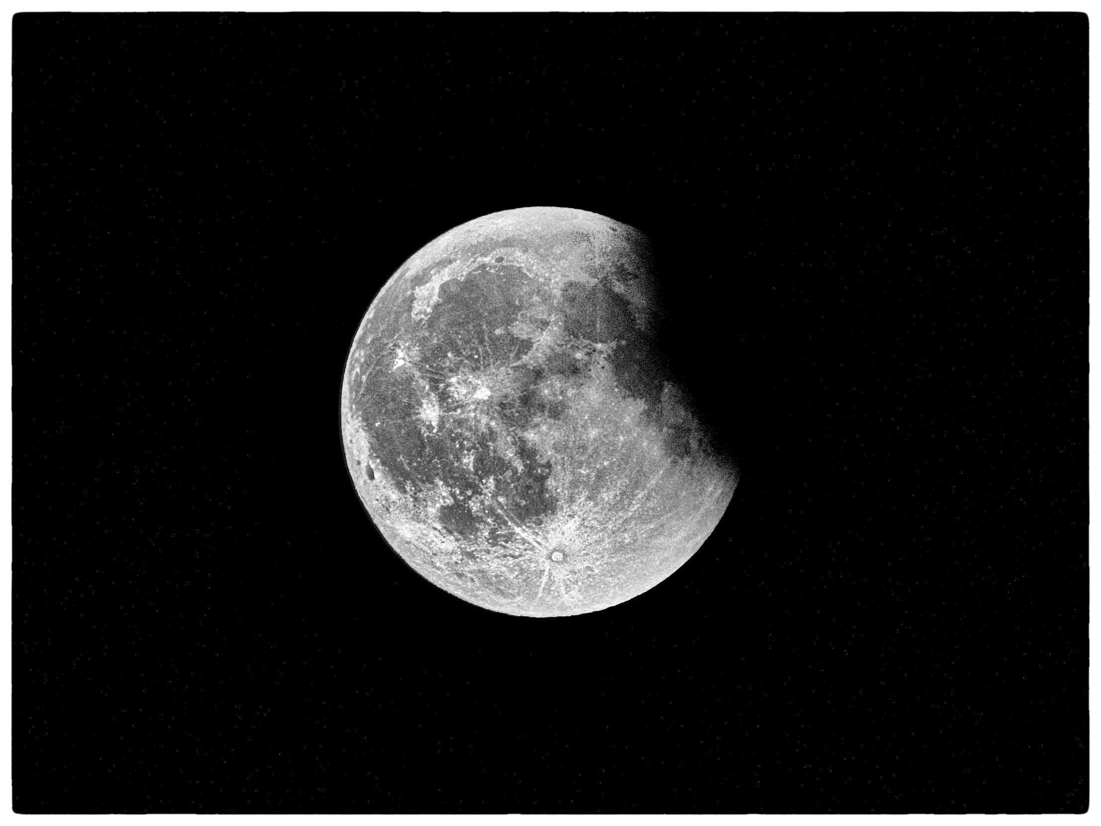 Lunar eclipse of 7/9/25 - final phase.