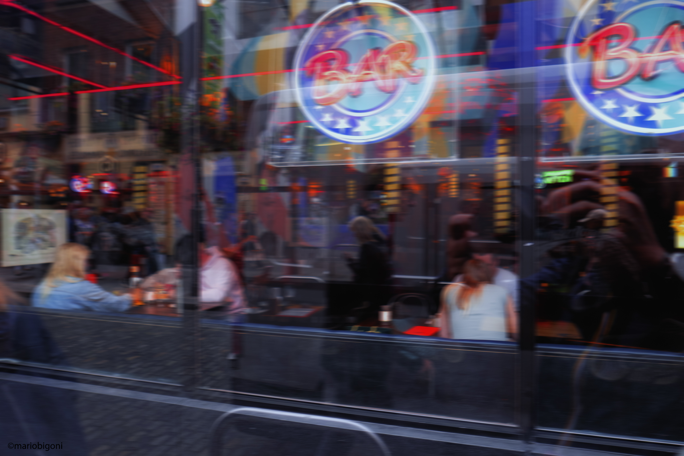 Dudlino colours and reflections