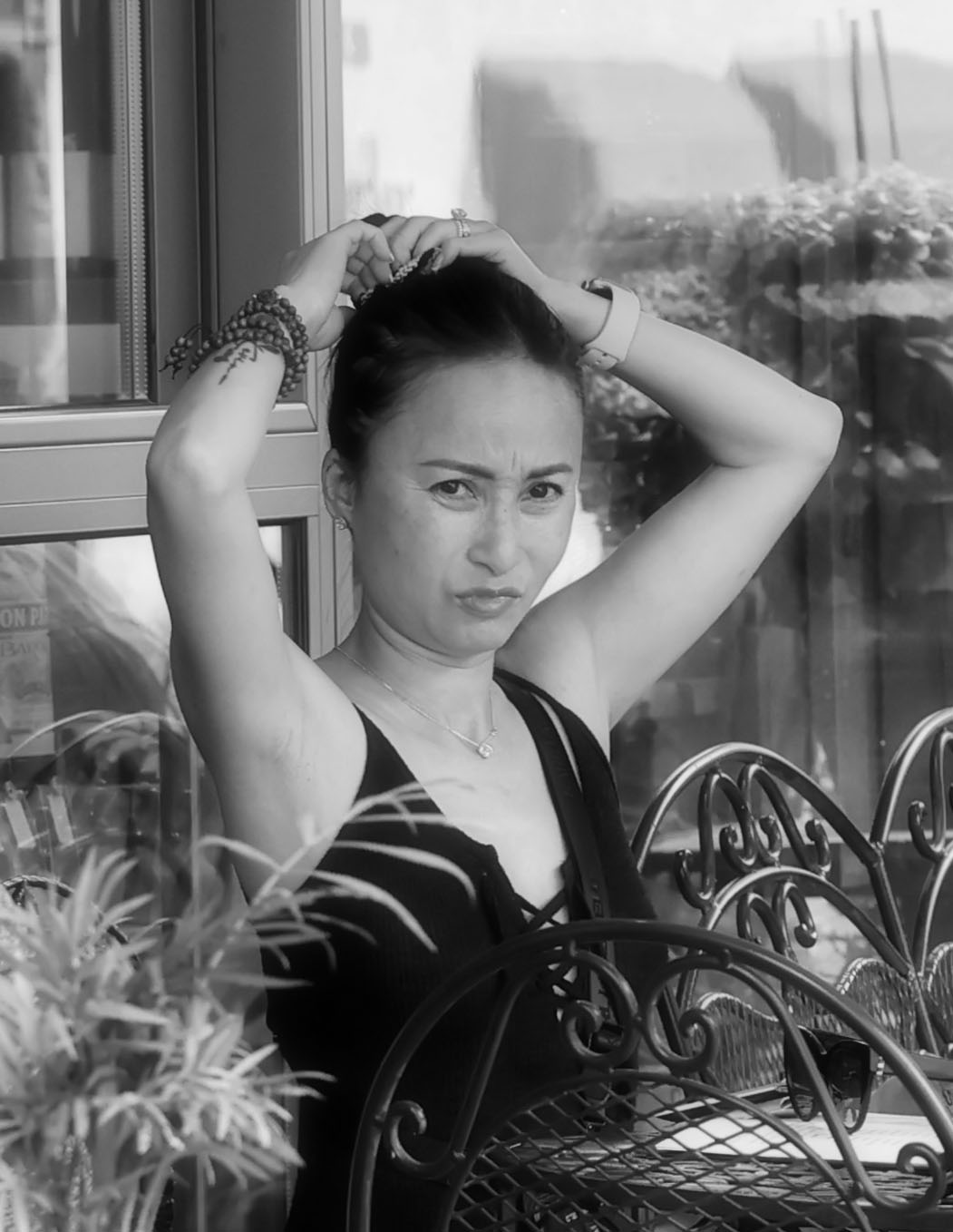 The feminine gesture