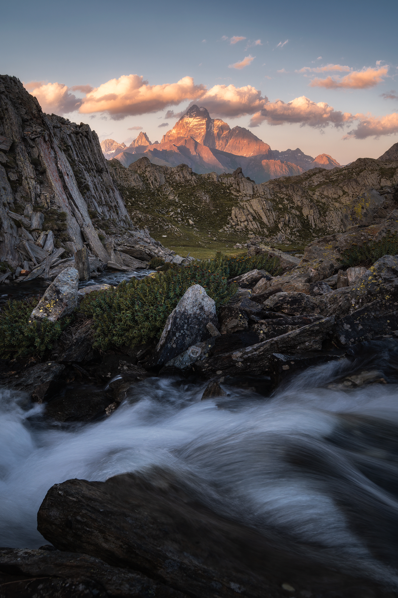 Il Monviso la sera