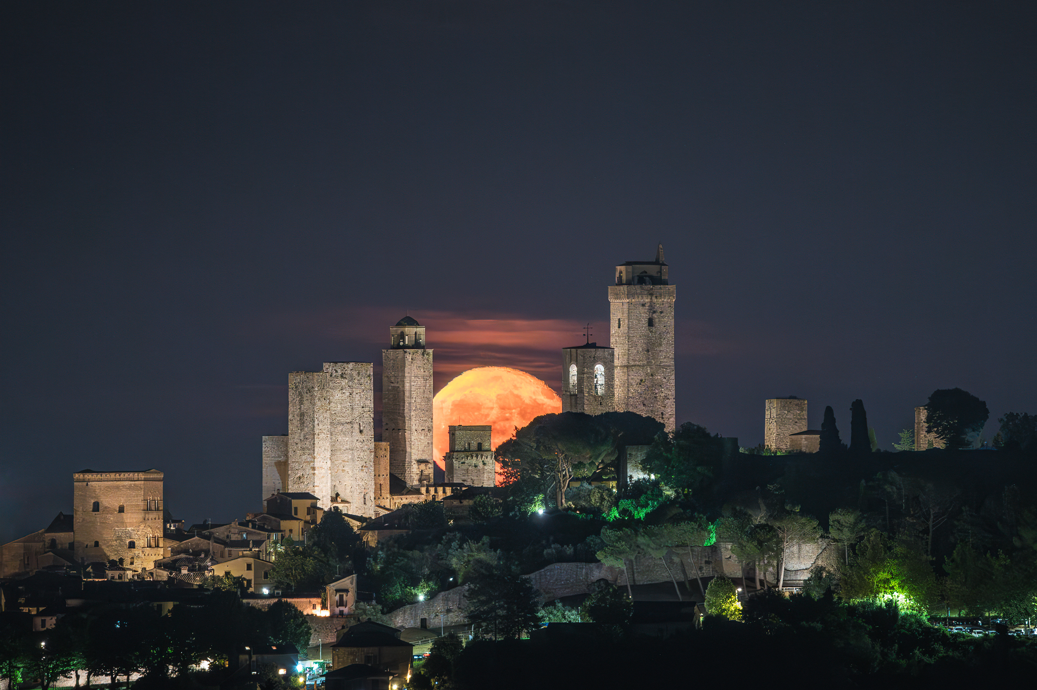 The moon between the towers