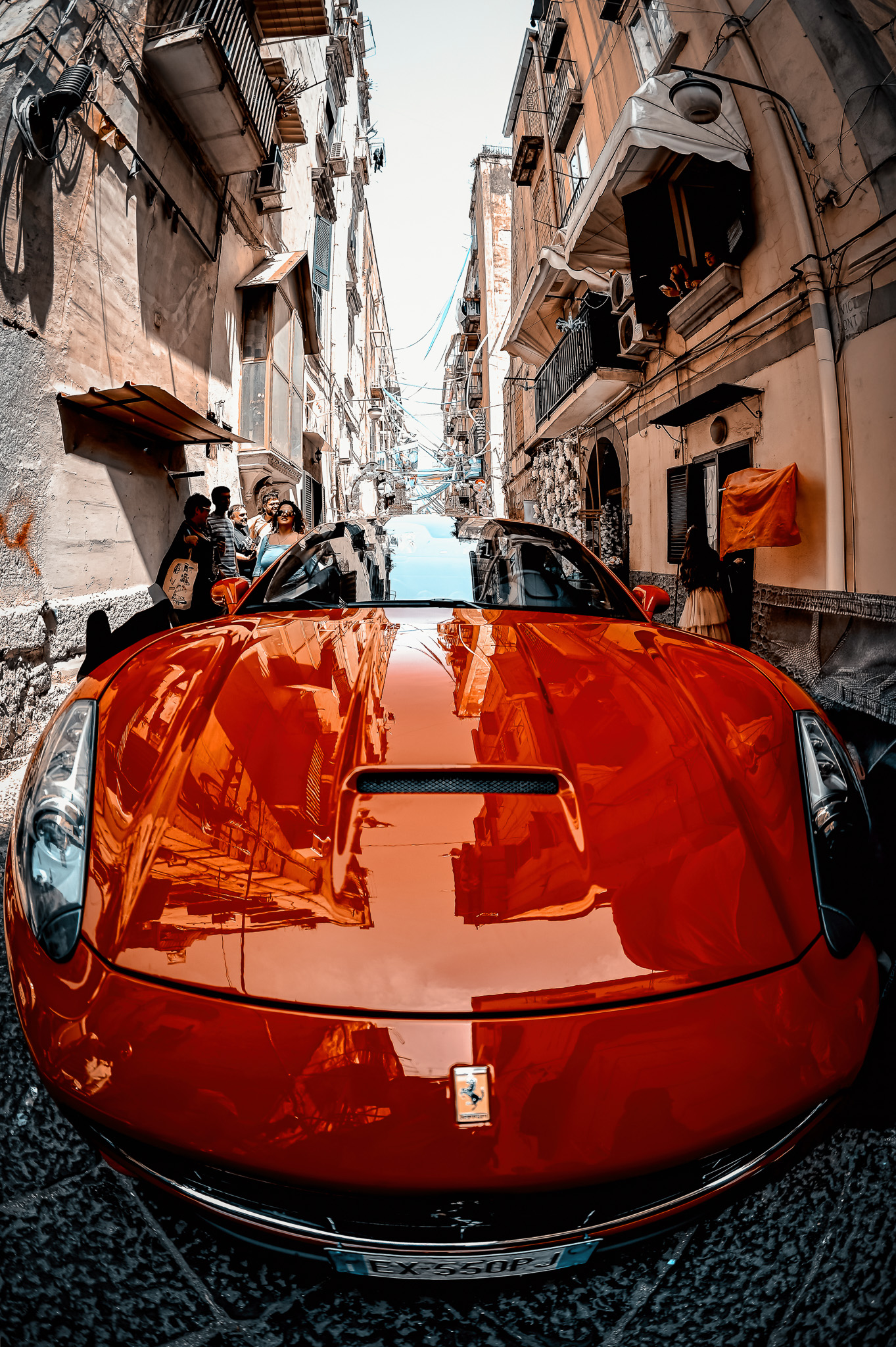 Una Rossa ai Quartieri Spagnoli