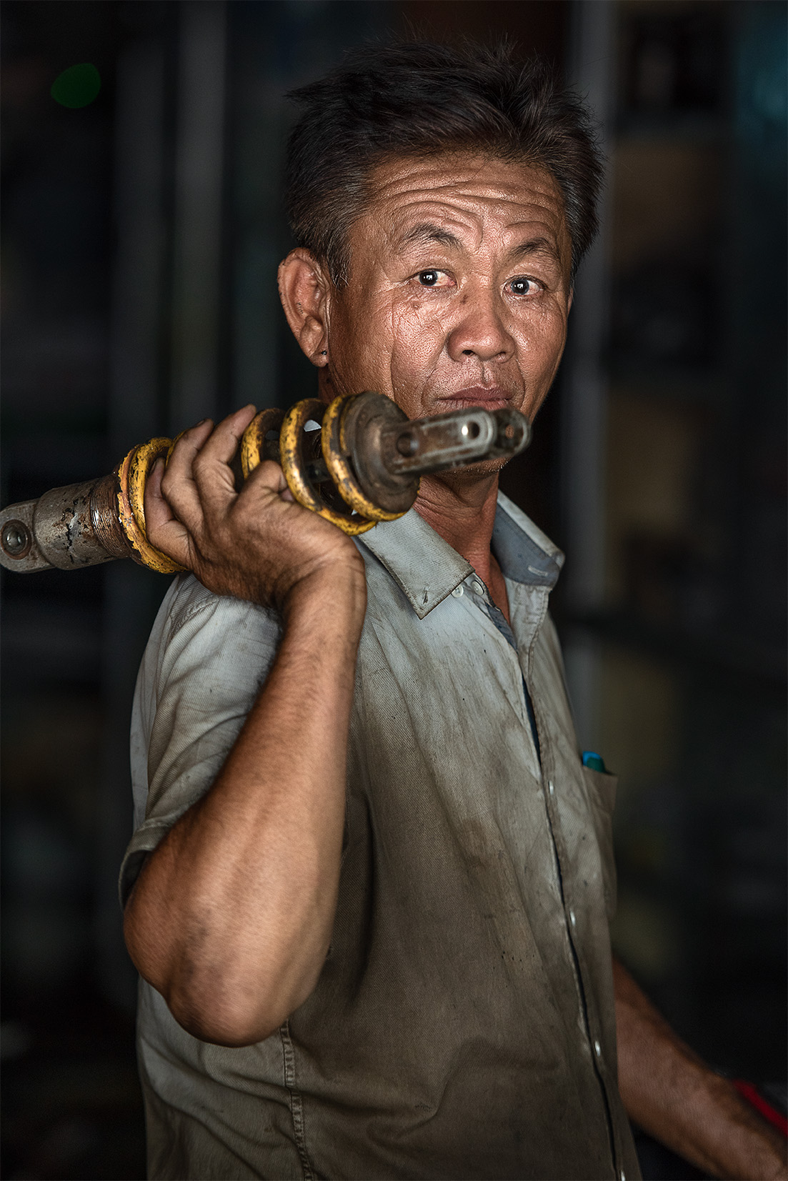 motorcycle mechanic in Siem Reap
