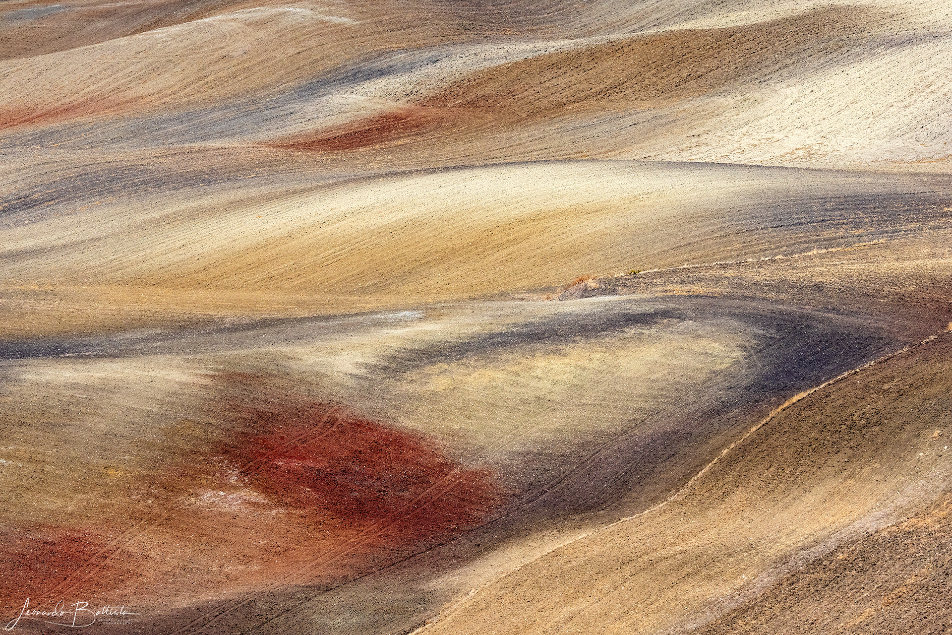 Oroide waves of the hill