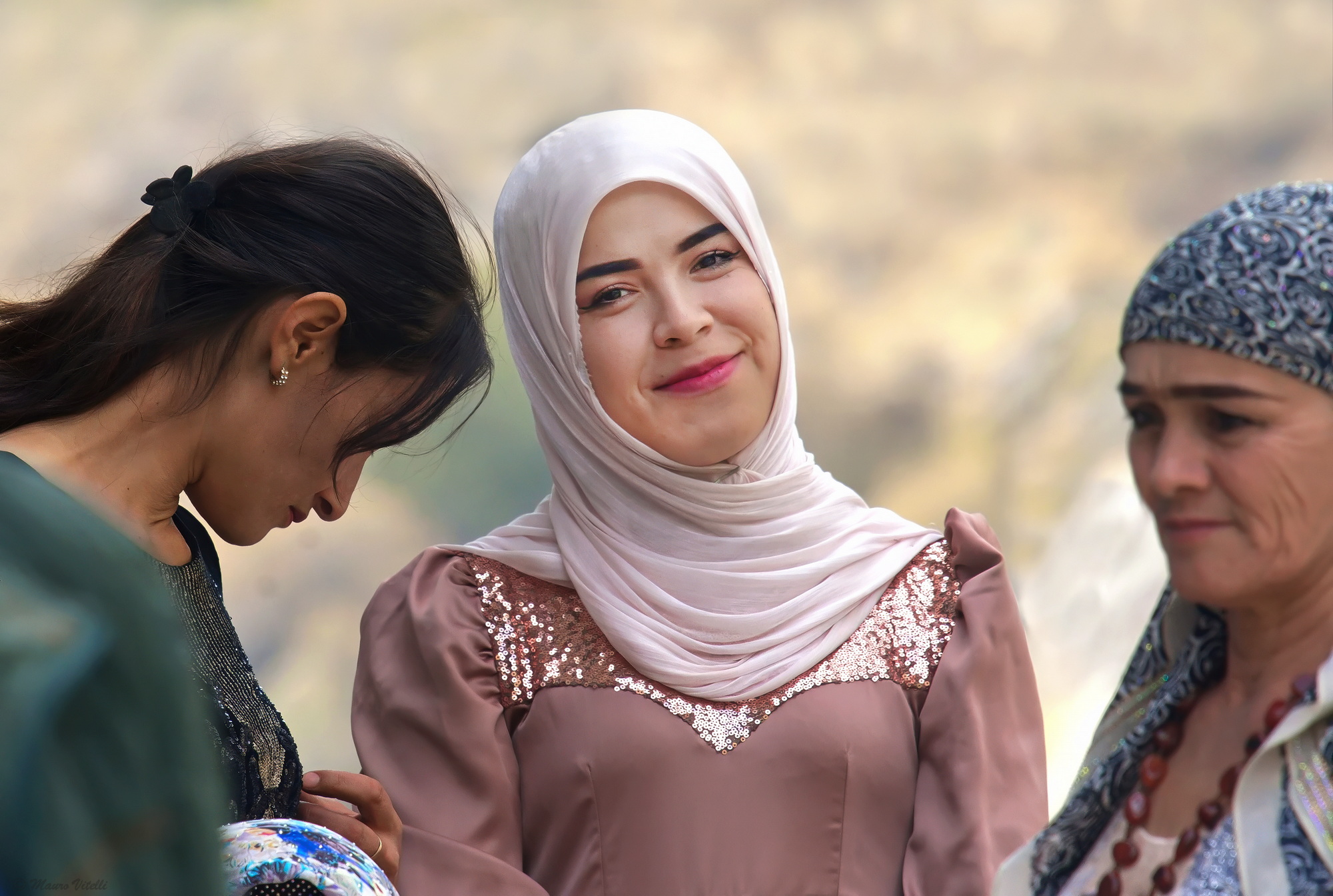 A "stolen" smile among the people (Uzbakistan)