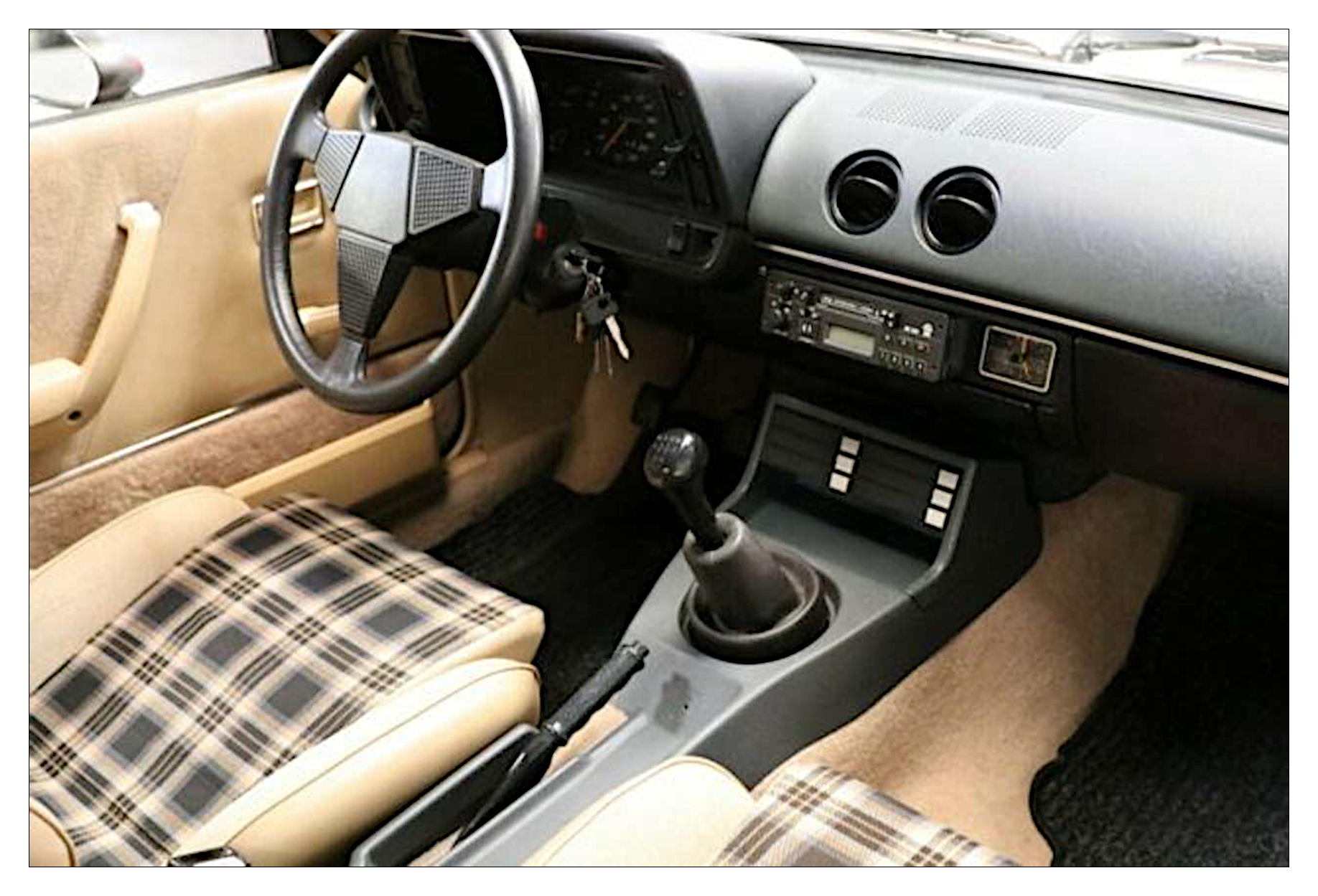 Manta GT/E (Opel) - interior