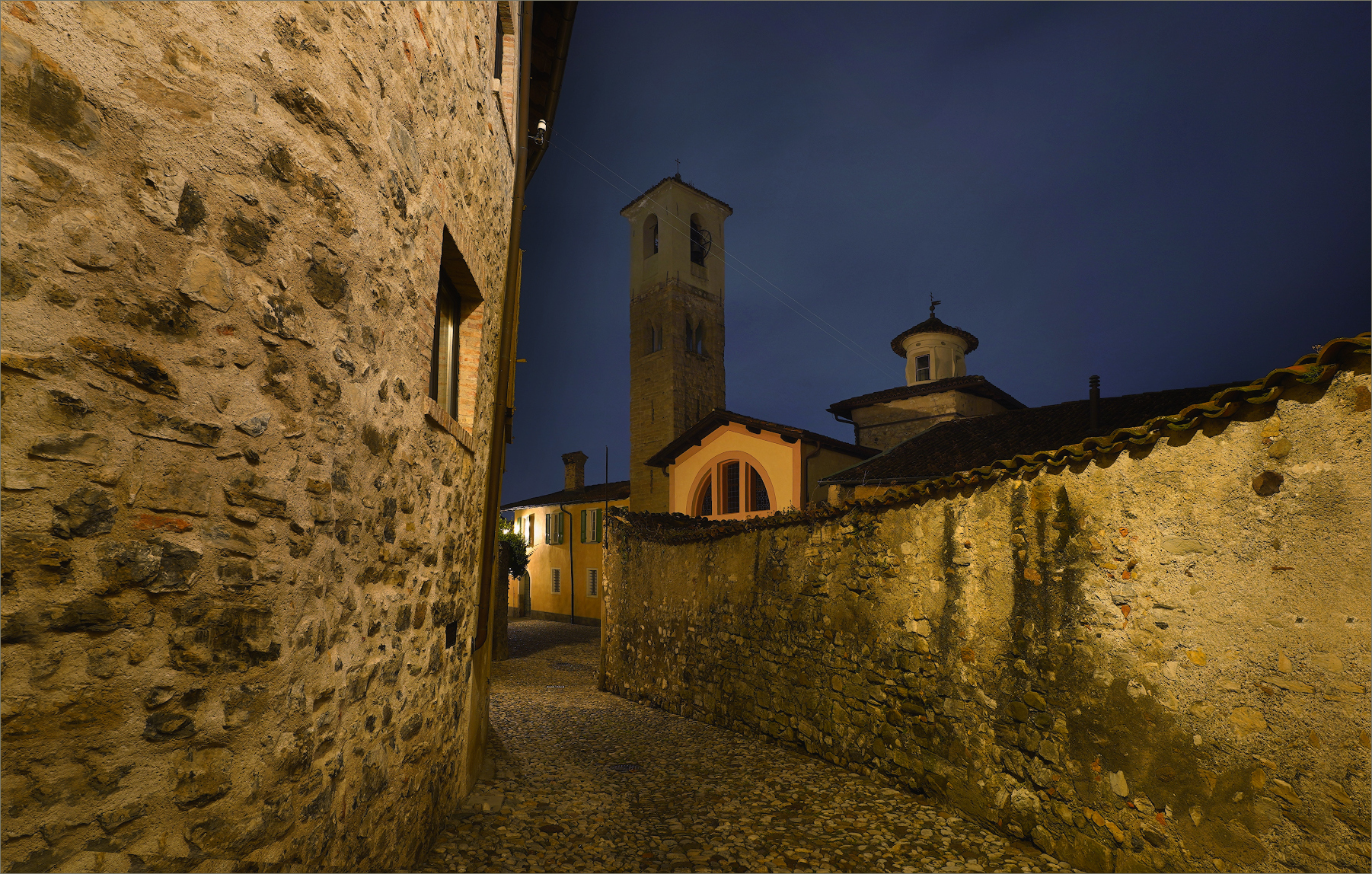 via Santa Maria e Chiesa di Santa Maria in Borgo