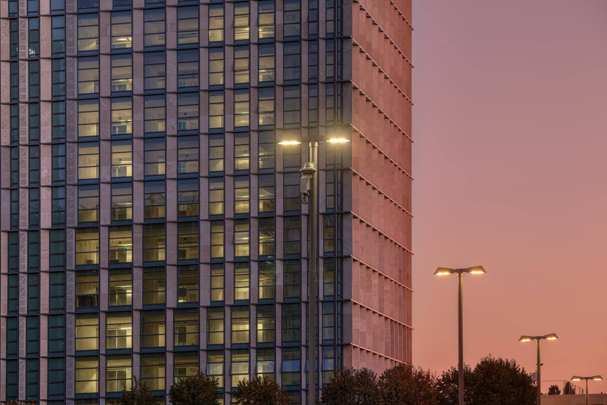 The last colors of a metropolitan sunset